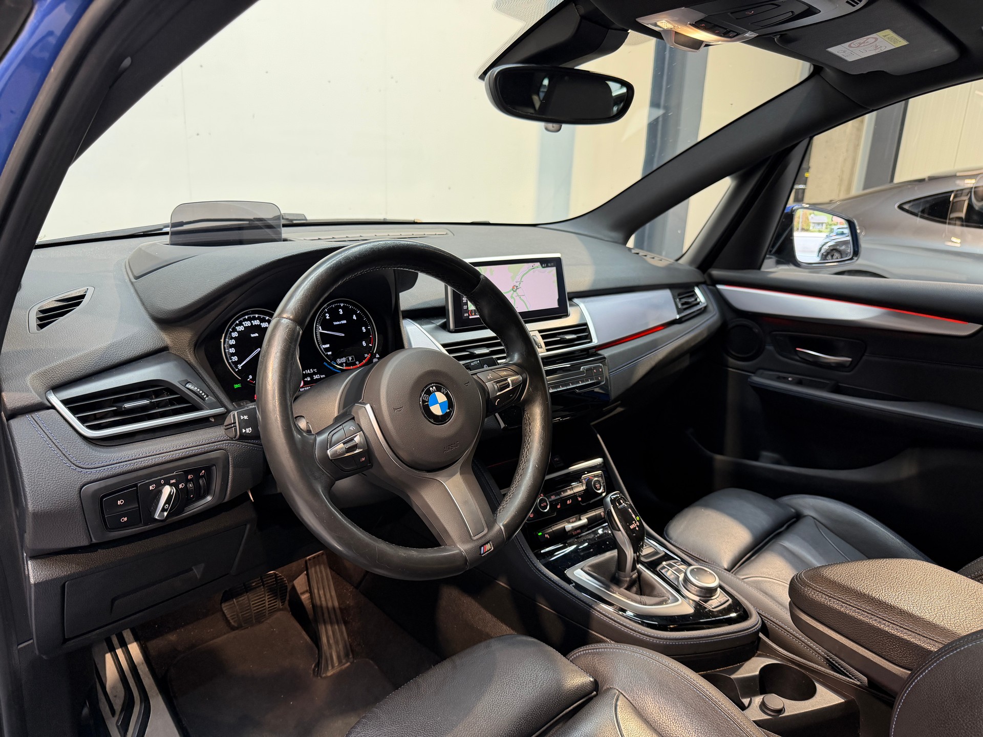 BMW 218d xDrive Active Tourer Steptronic M Sport-image-8