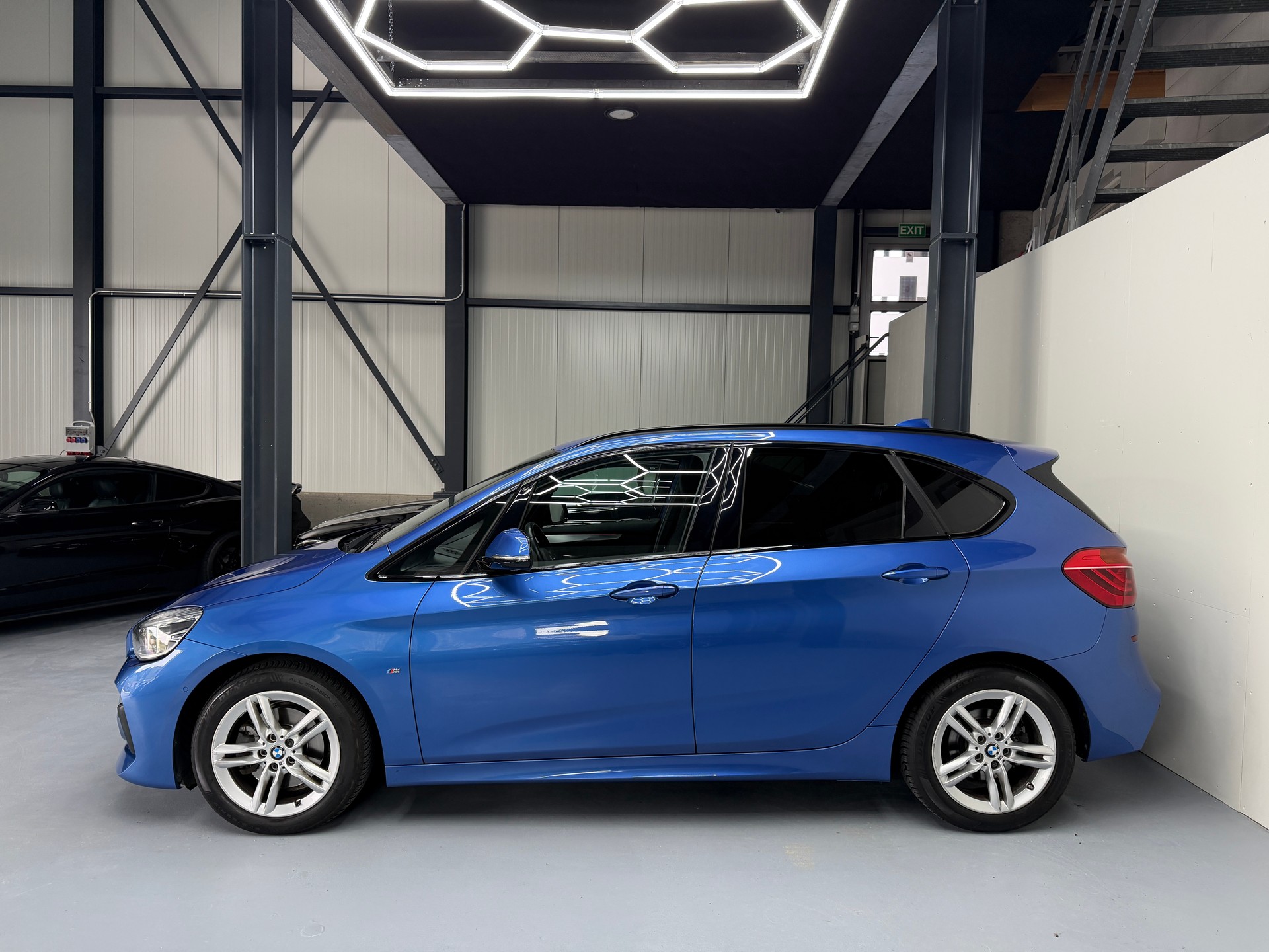 BMW 218d xDrive Active Tourer Steptronic M Sport-image-3