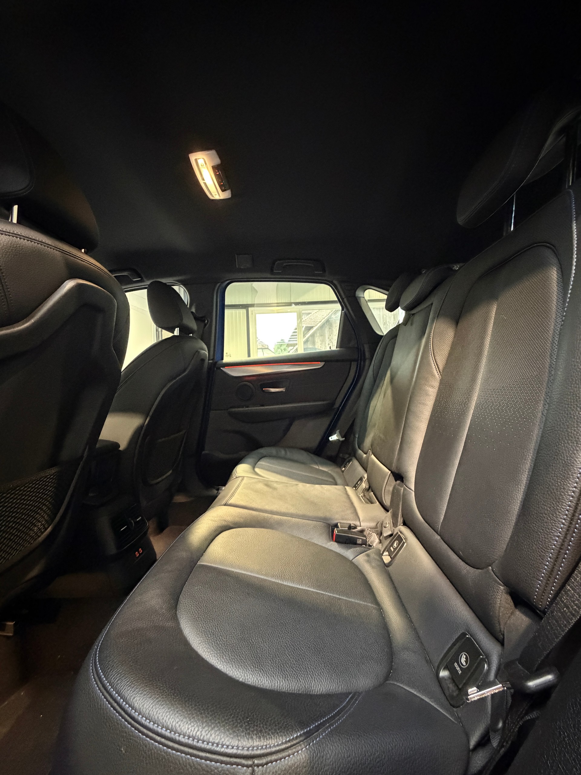 BMW 218d xDrive Active Tourer Steptronic M Sport-image-12