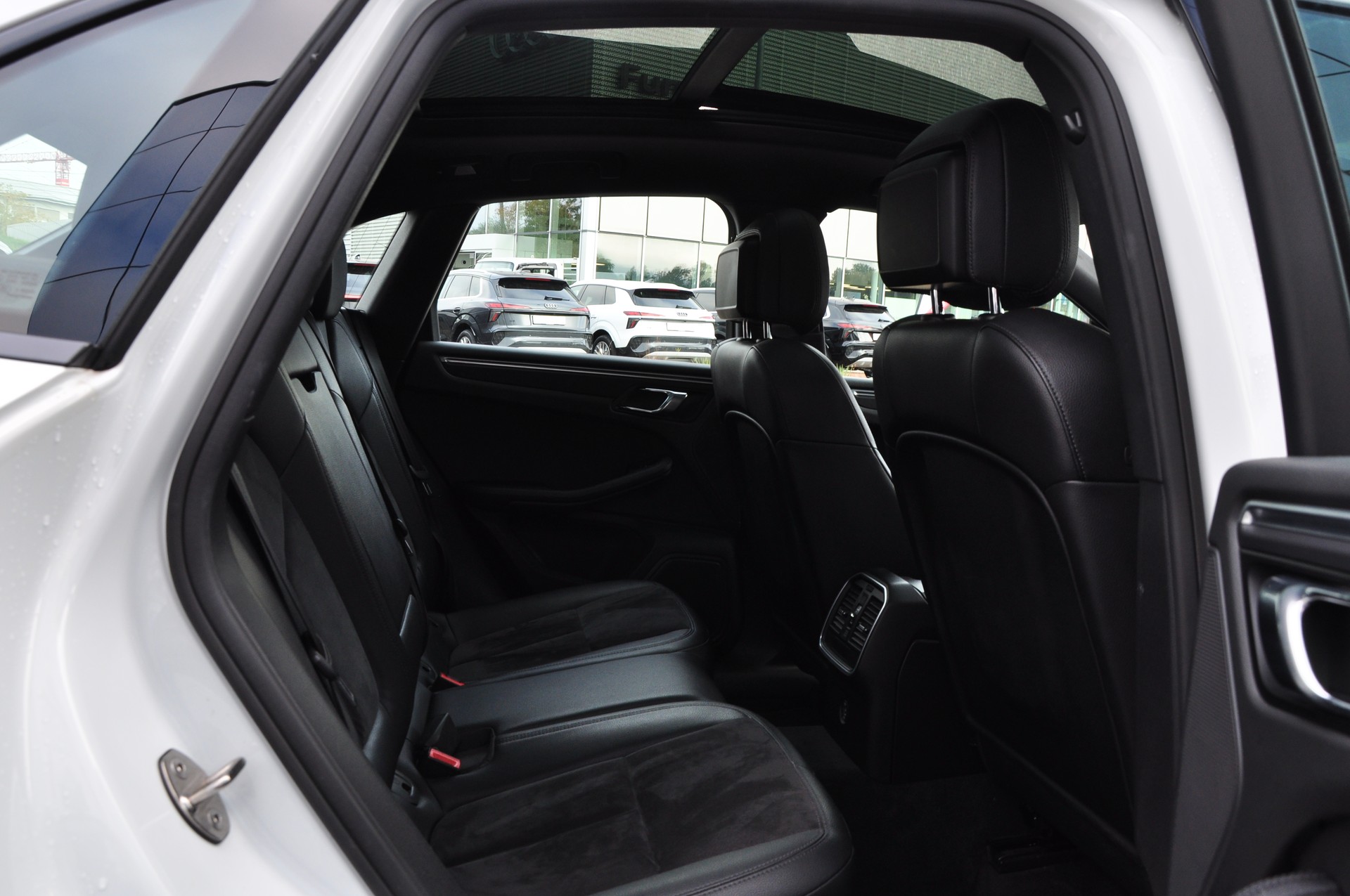 PORSCHE Macan PDK-image-15
