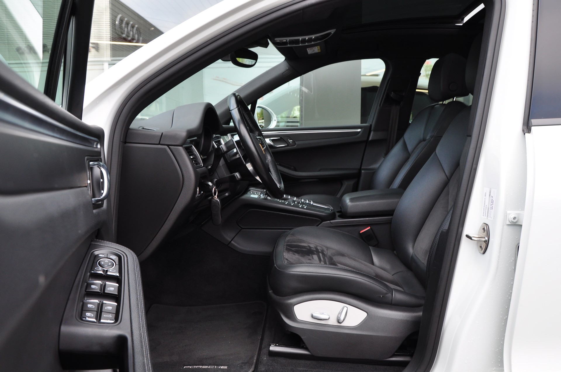 PORSCHE Macan PDK-image-22