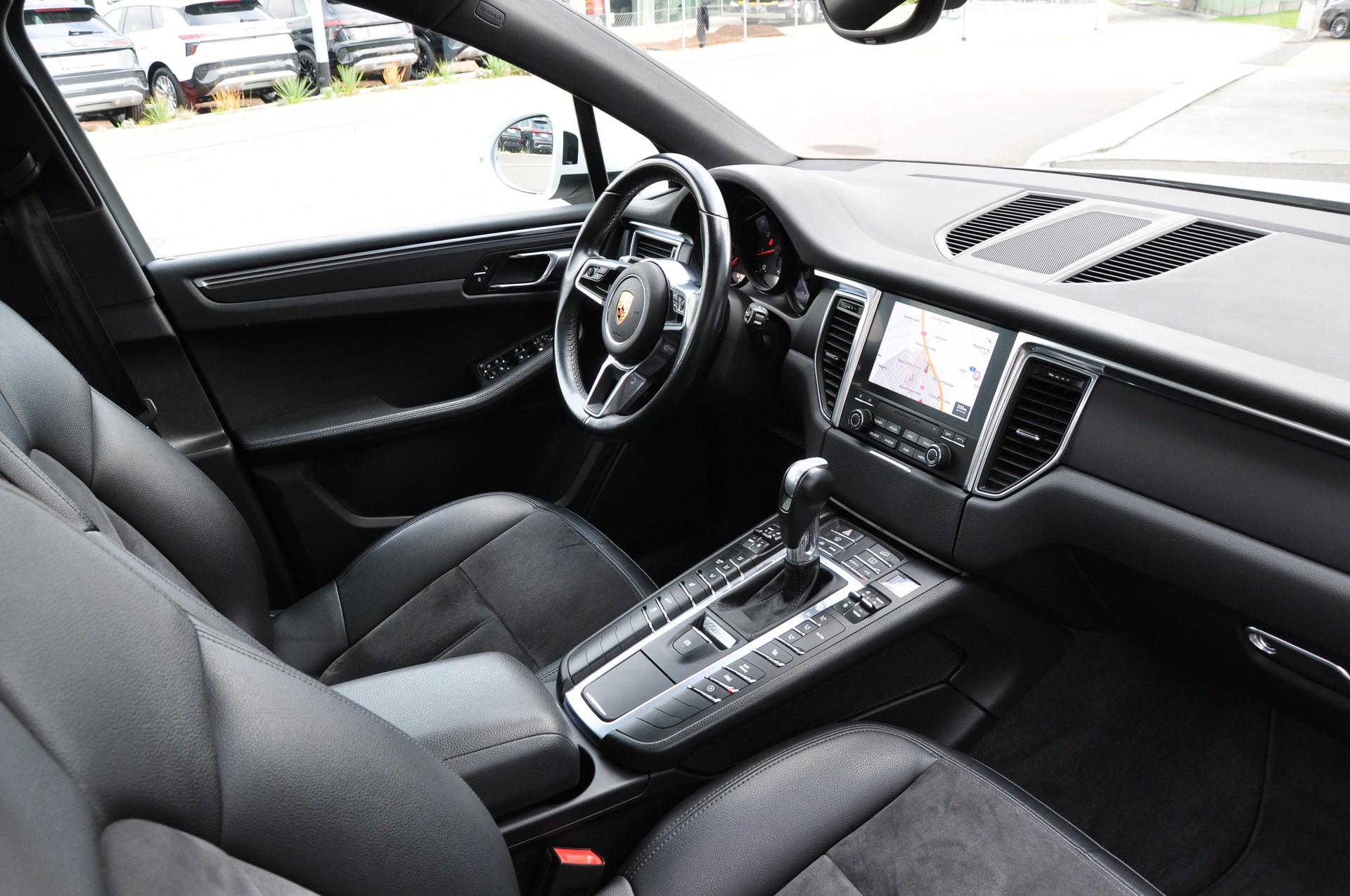 PORSCHE Macan PDK-image-19