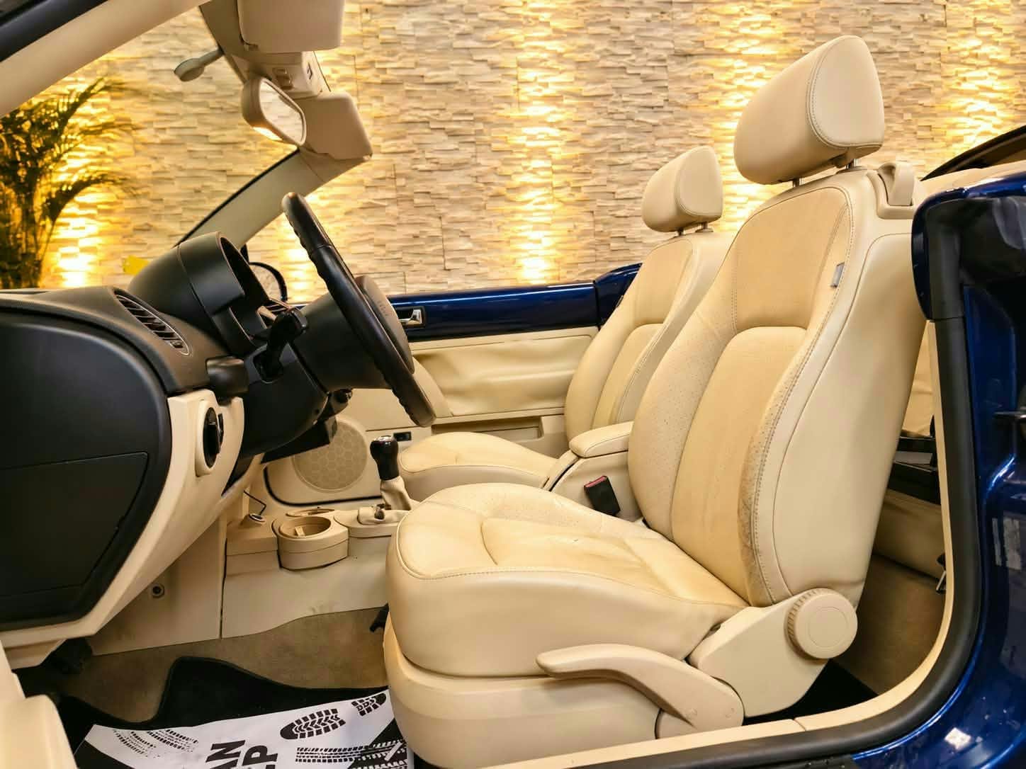 VW Beetle Cabrio 1.8 T-image-15