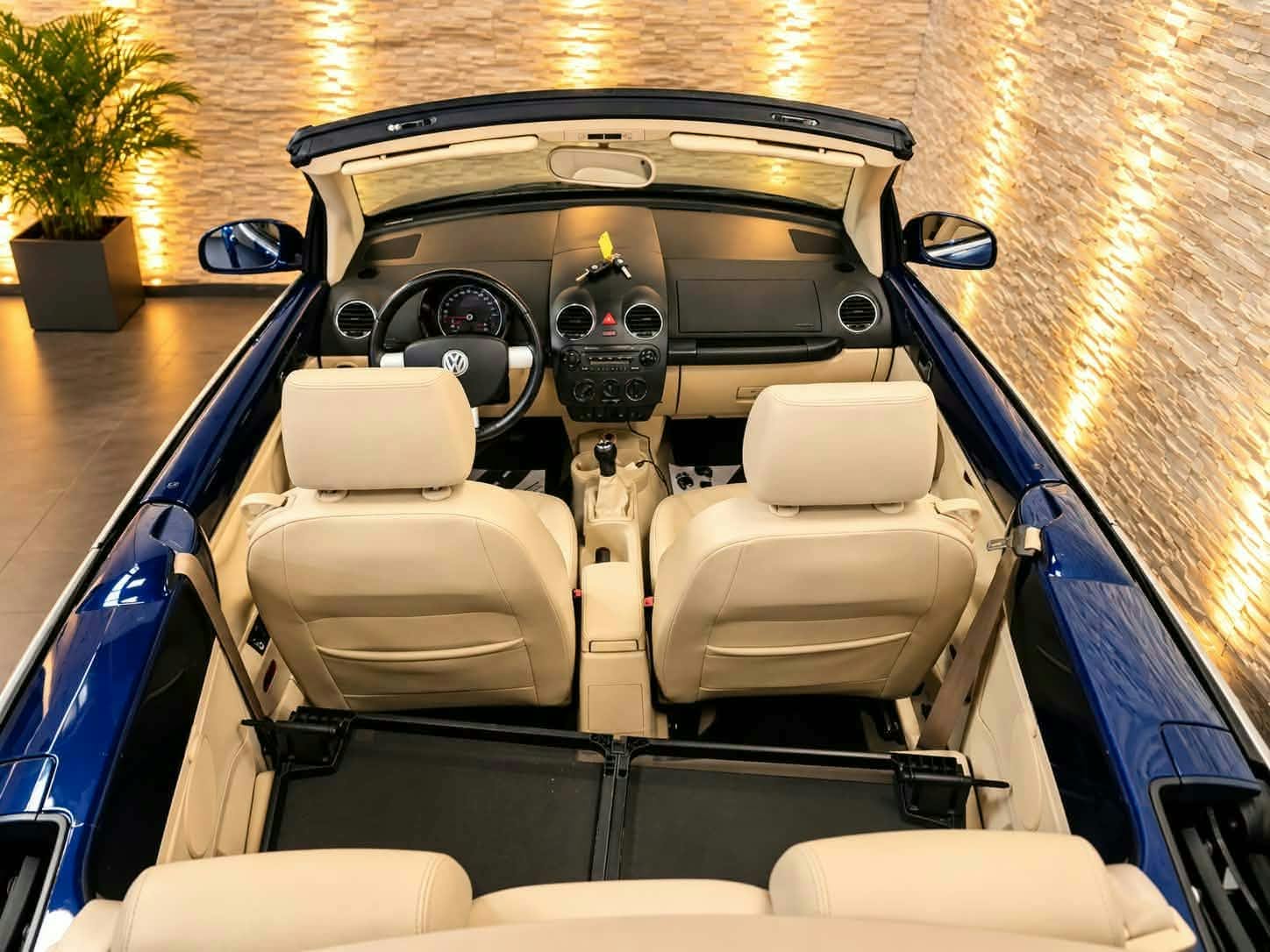 VW Beetle Cabrio 1.8 T-image-12