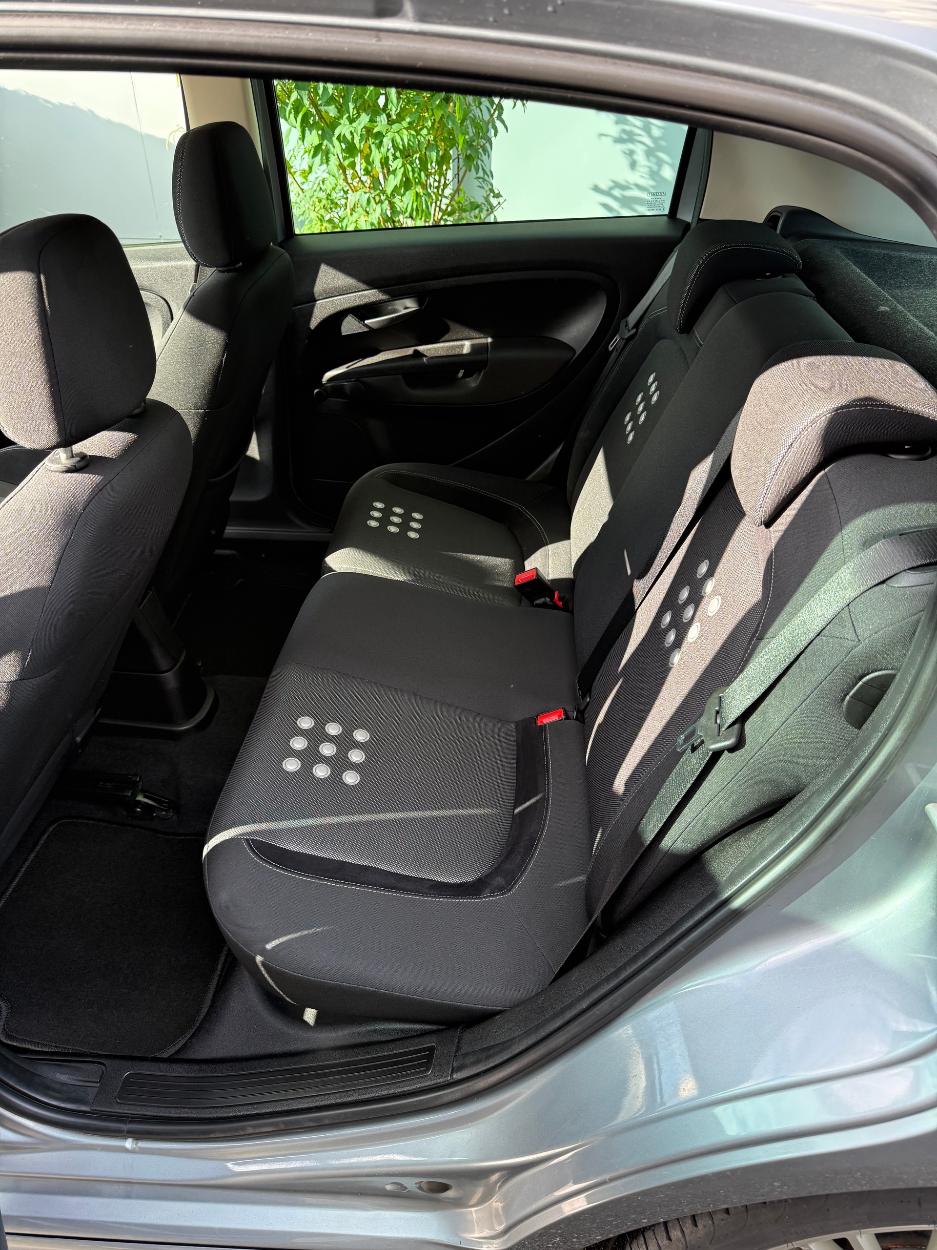 FIAT Punto 1.4 16V Turbo Sport-image-12