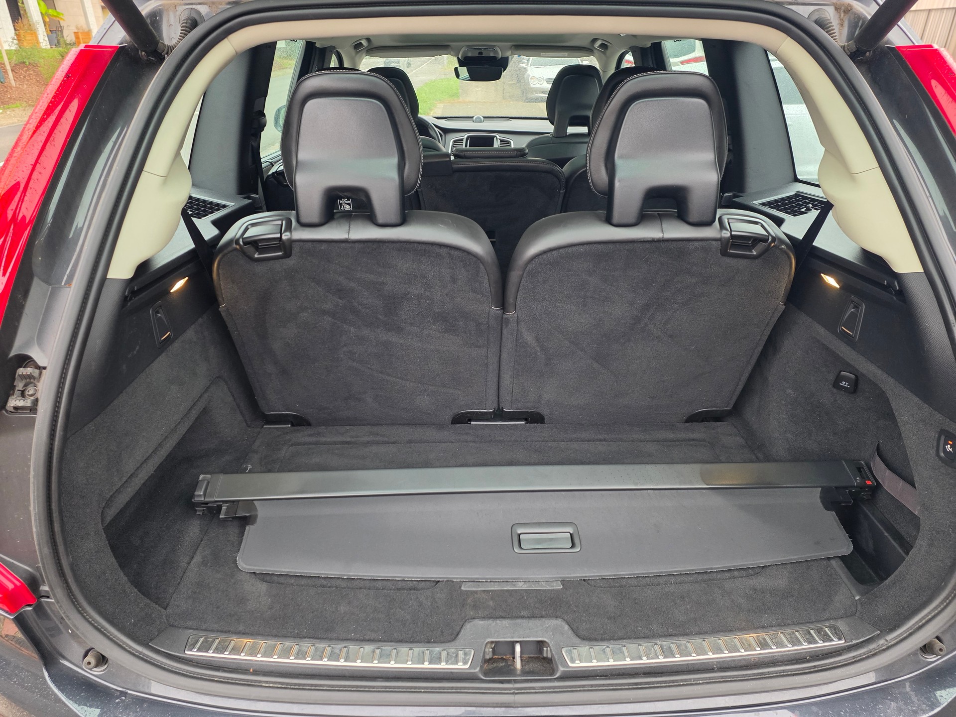 VOLVO XC90 D5 AWD Inscription Geartronic-image-6