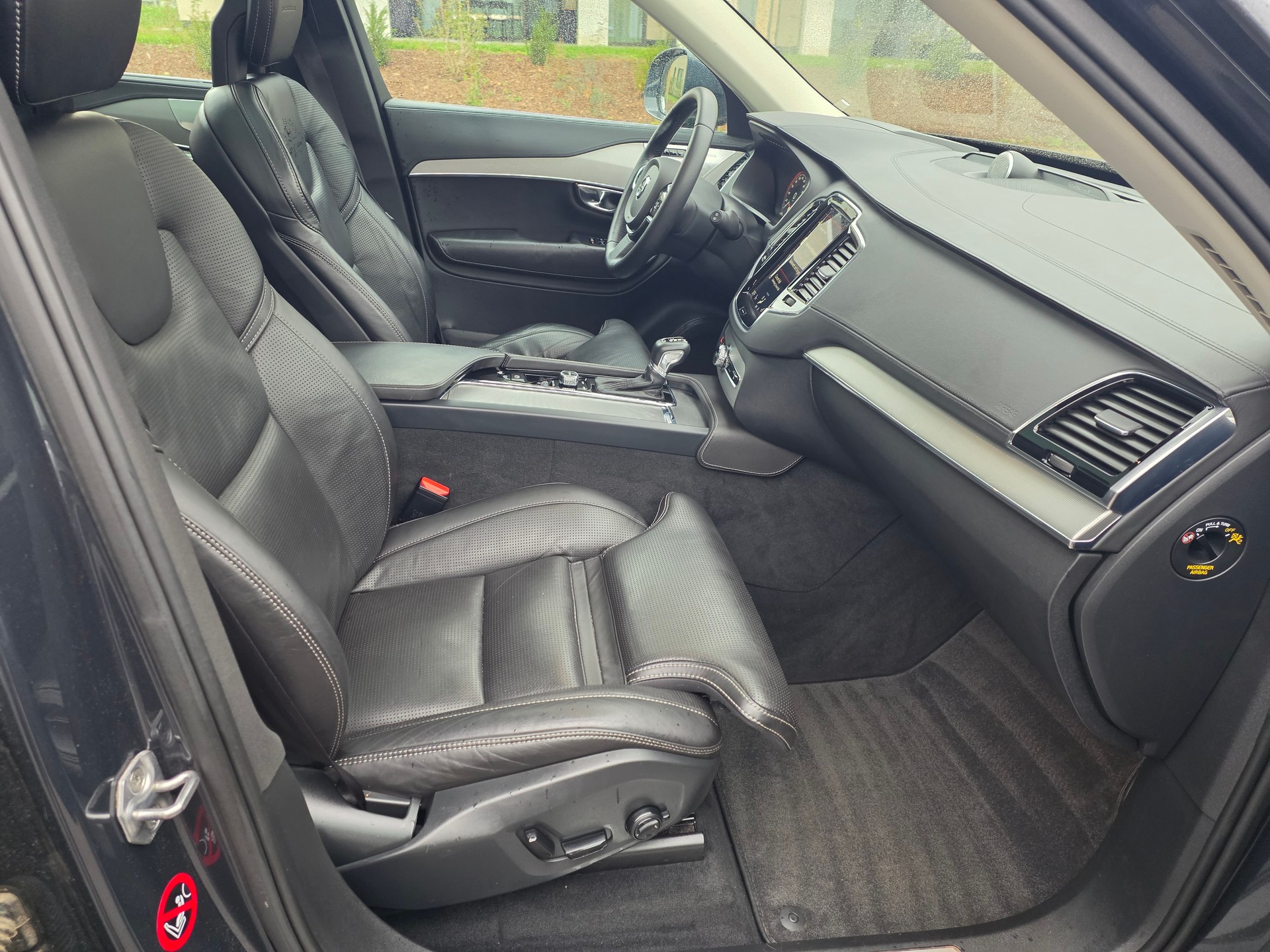 VOLVO XC90 D5 AWD Inscription Geartronic-image-12