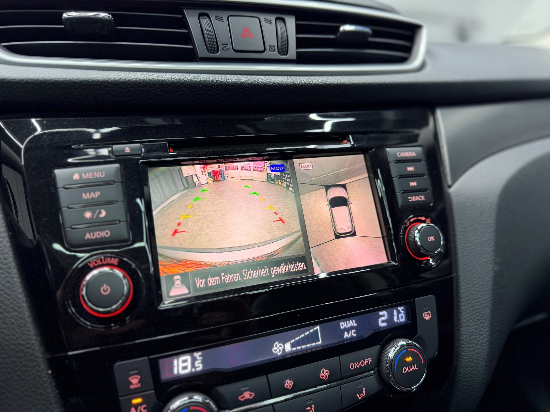NISSAN Qashqai 1.3 DIG-T tekna DCT | Panorama Dach | 360° Kamera | Leder | Carbon-image-19