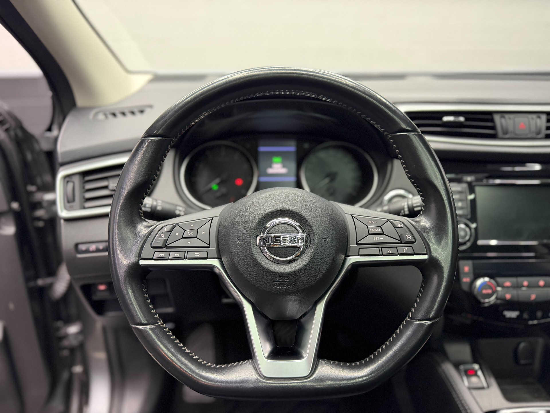 NISSAN Qashqai 1.3 DIG-T tekna DCT | Panorama Dach | 360° Kamera | Leder | Carbon-image-18