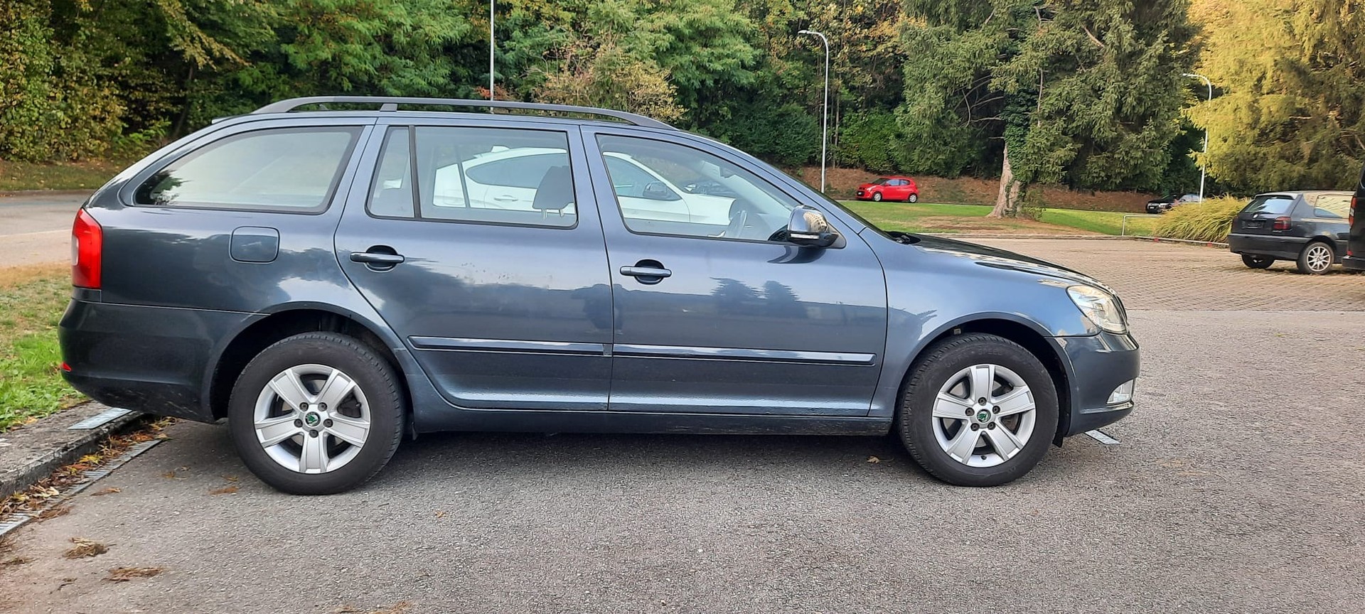 SKODA Octavia Combi 1.8 TSI Adventure 4x4 mit GARANTIE-image-8