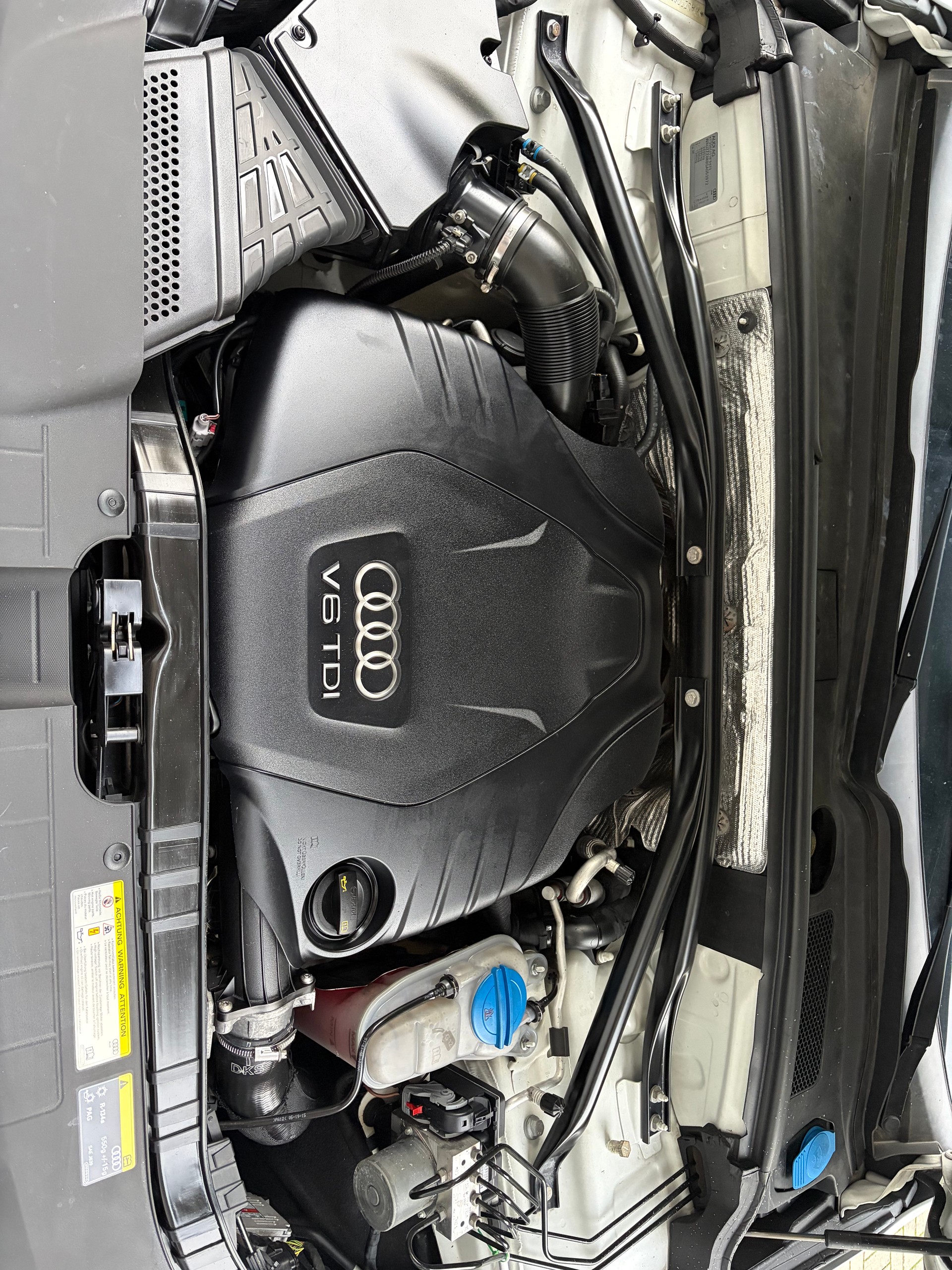 AUDI 3.0 V6 TDI quattro S-Tronic-image-3