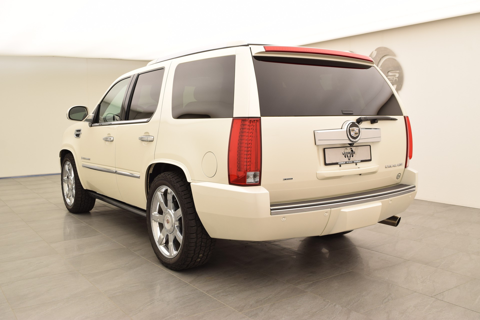 CADILLAC Escalade 6.0 Hybrid 2 Mode-image-7