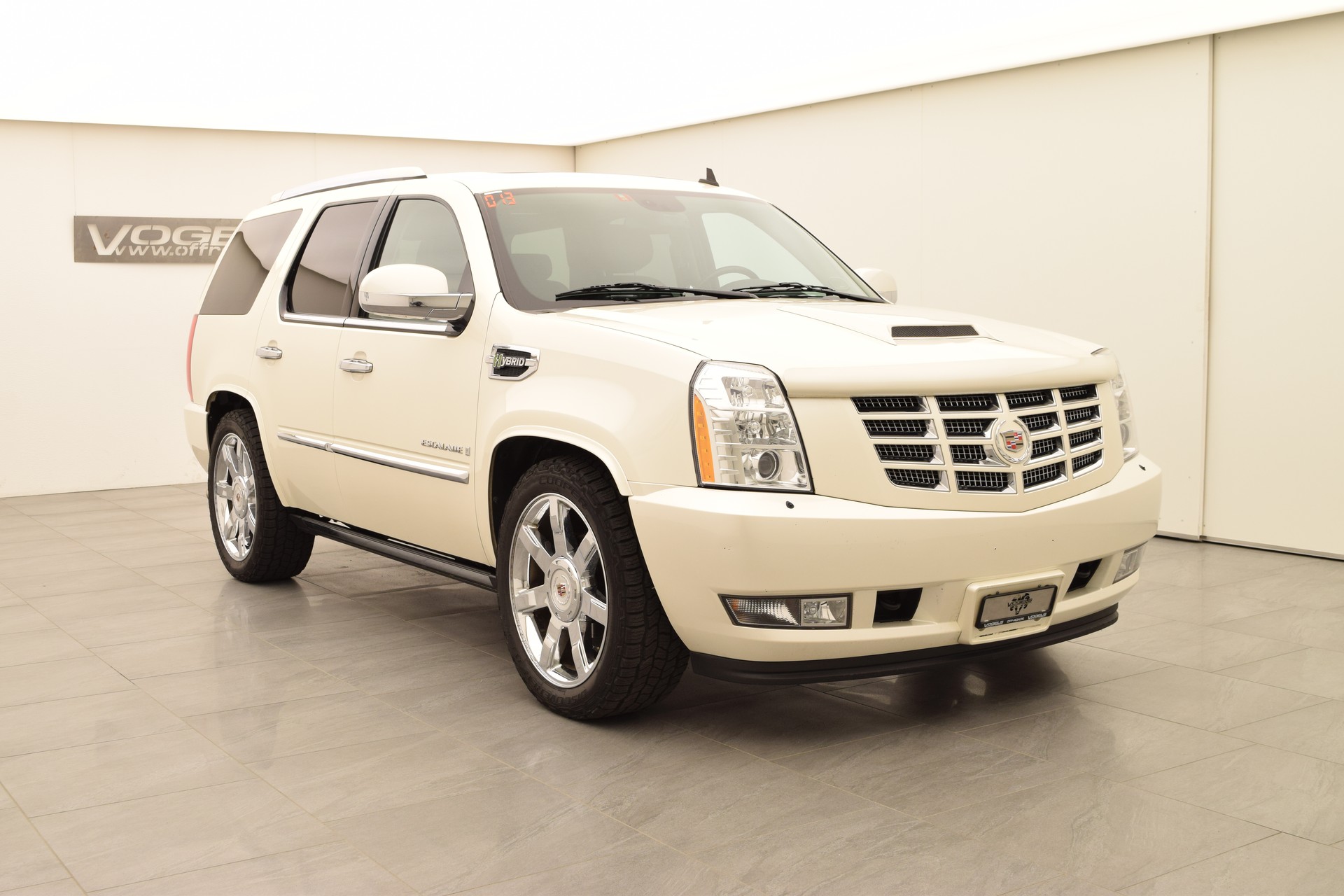CADILLAC Escalade 6.0 Hybrid 2 Mode-image-3