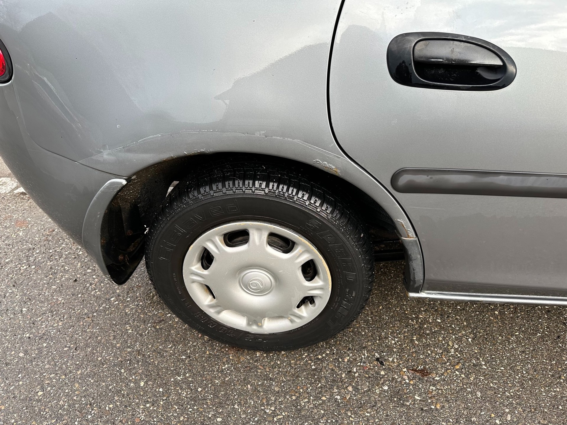 MAZDA 323 F 1.5i FIXPREIS-image-1