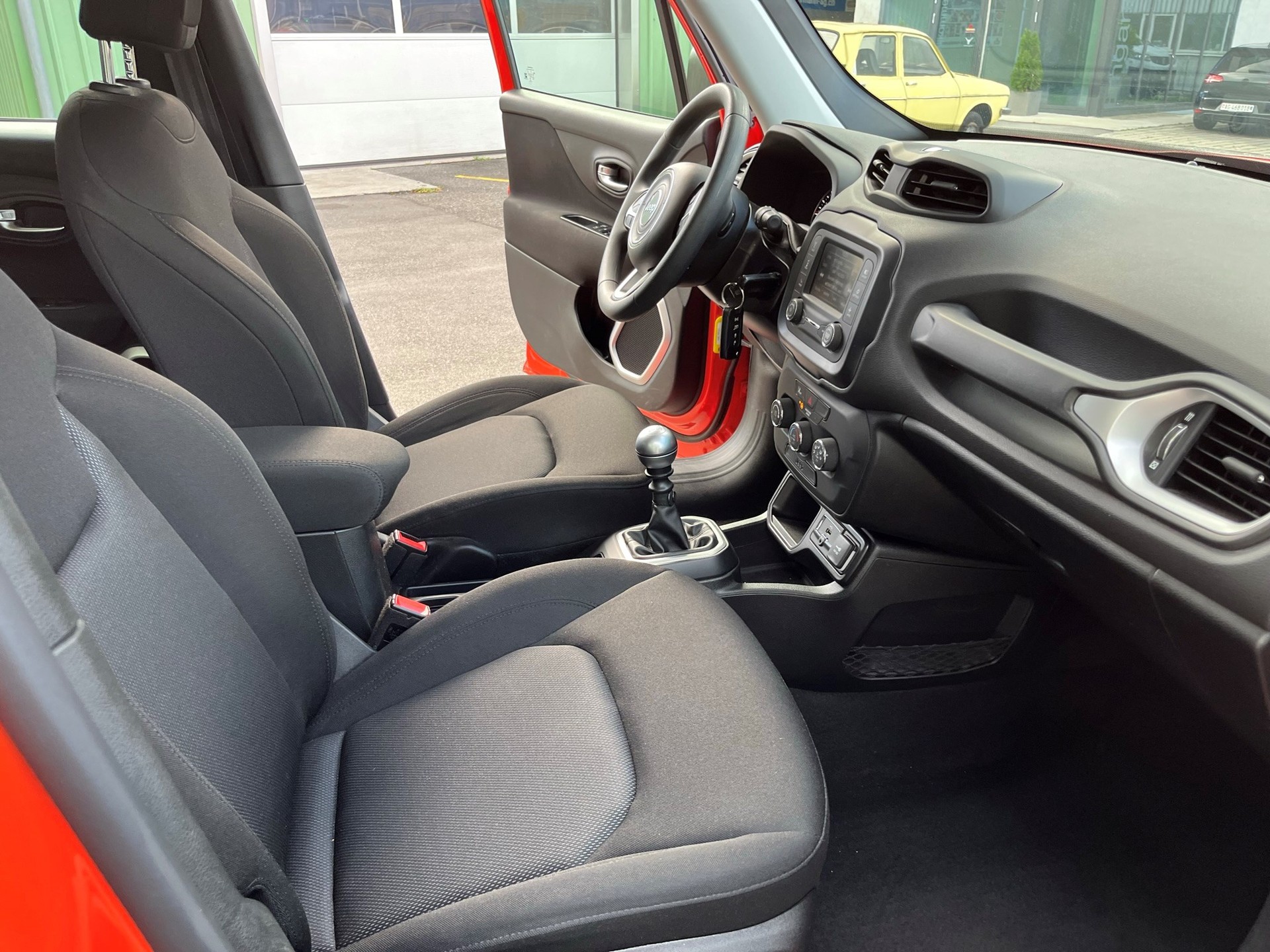JEEP Renegade 1.0 Turbo Night Eagle-image-11