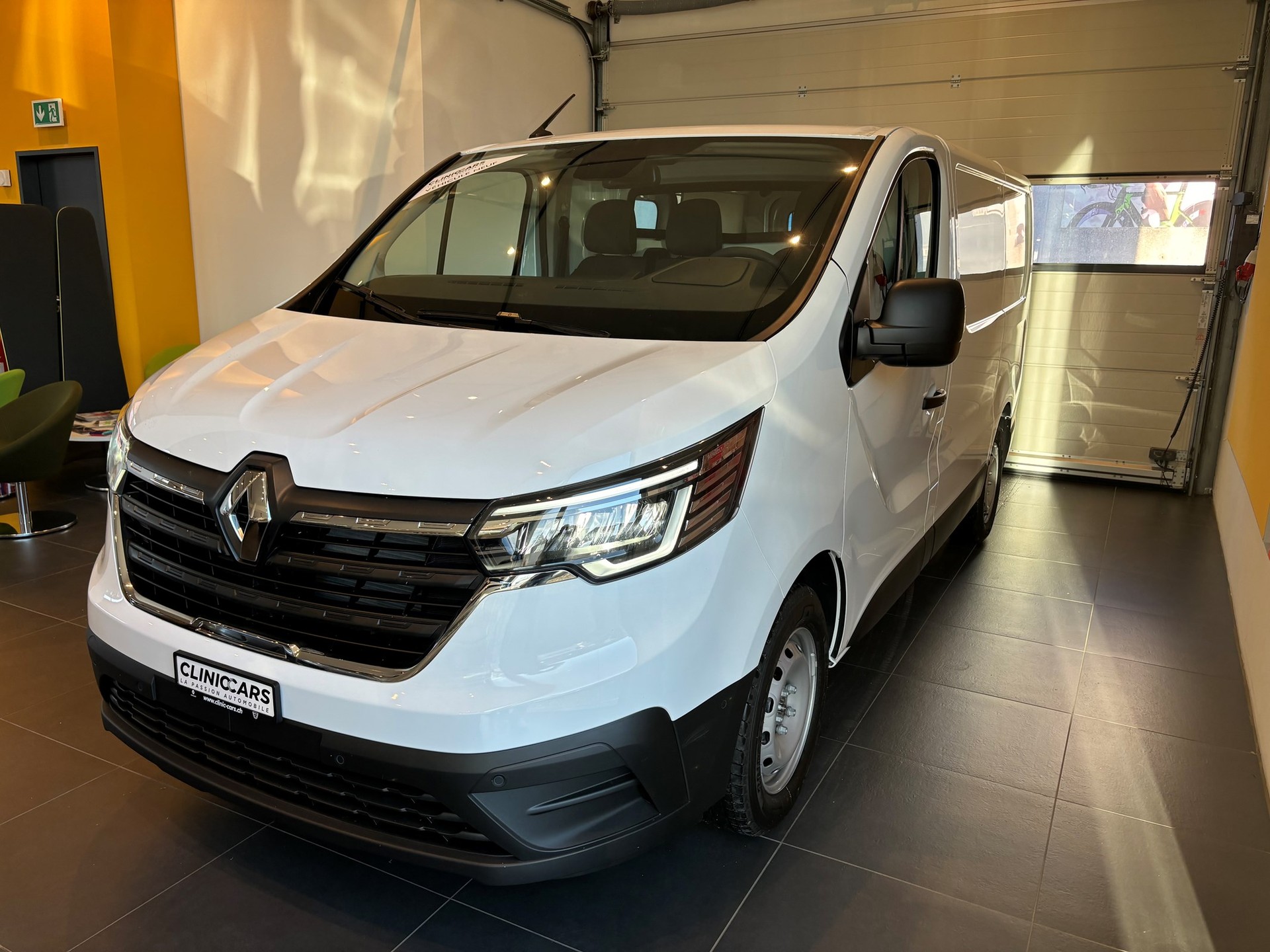 RENAULT Trafic 2.0 Blue dCi 130 Advance L1H1-showroom-element-2