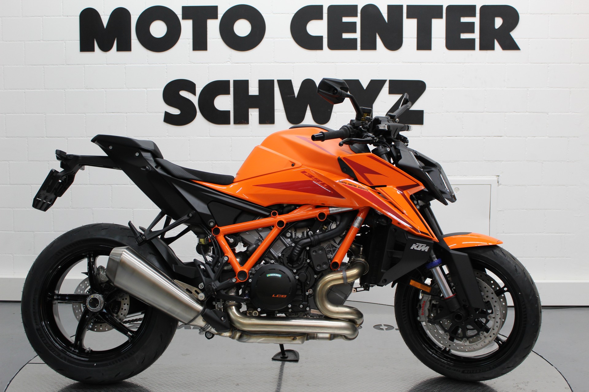 KTM 1390 Super Duke R EVO