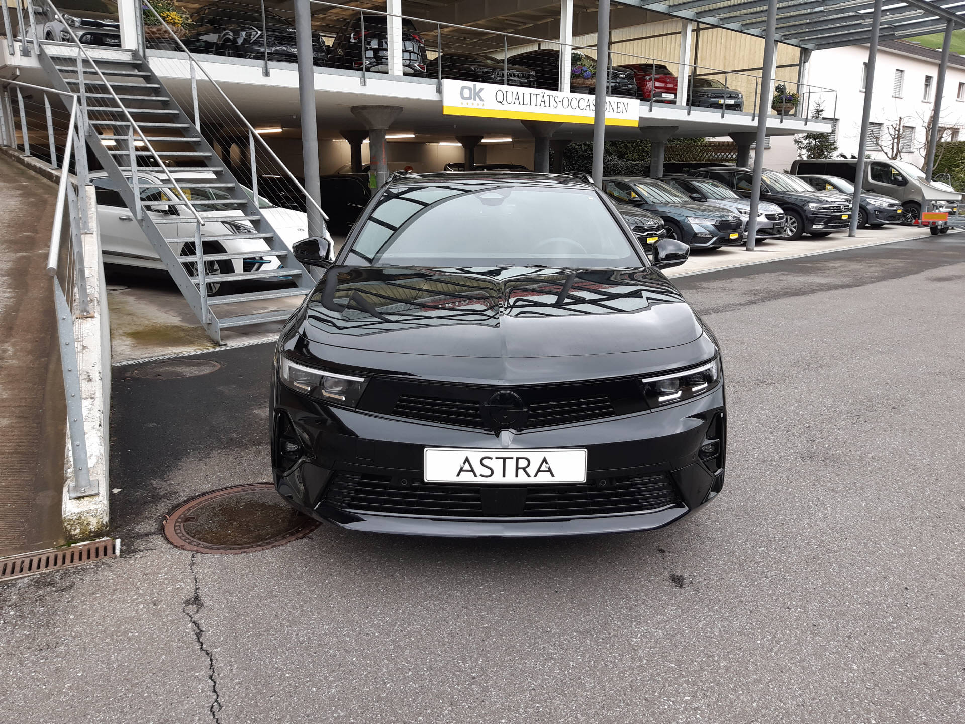 OPEL Astra Sports Tourer 1.2 T 130 Swiss Plus-image-1