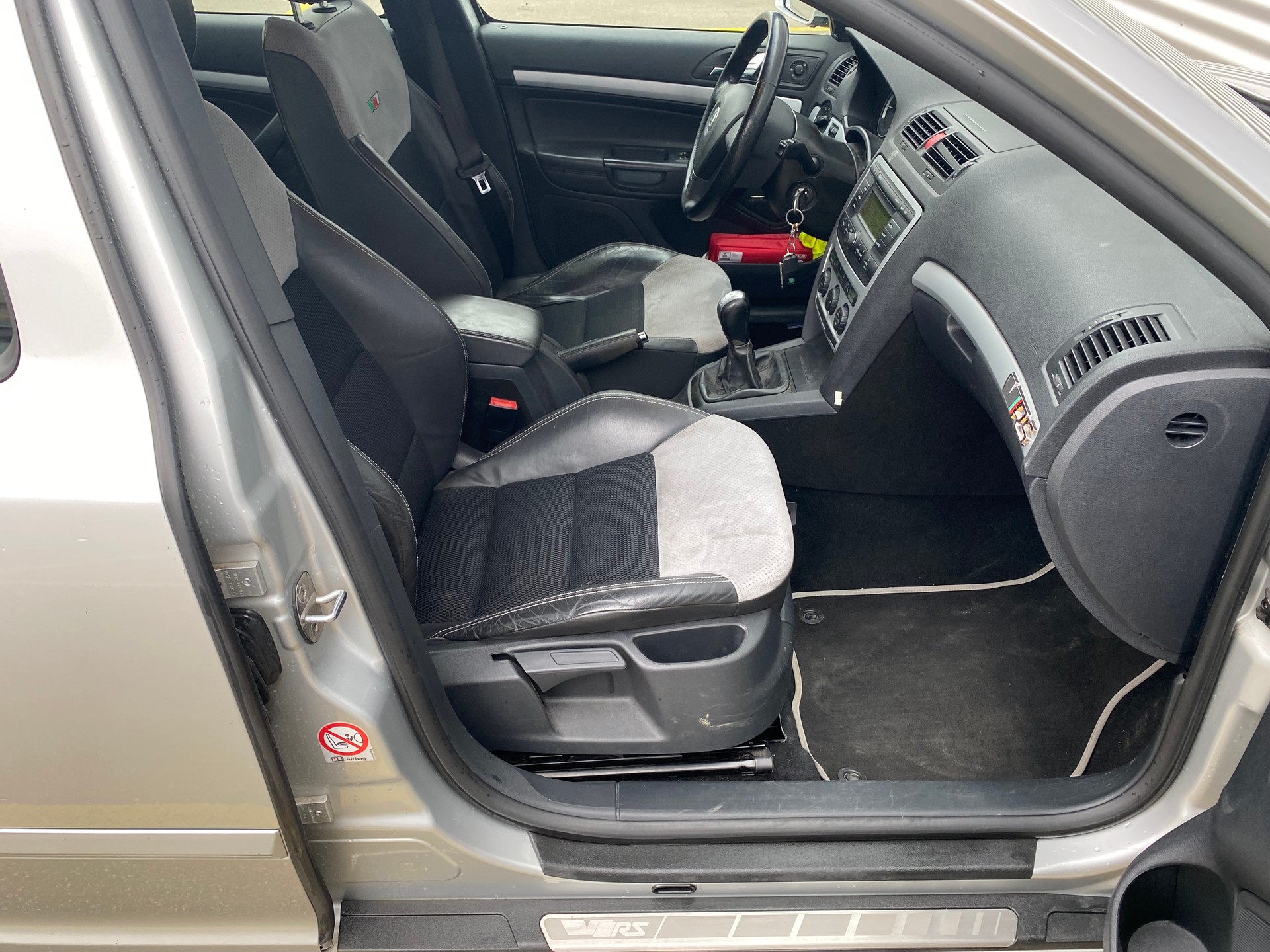 SKODA Octavia 2.0 Turbo FSI RS-image-8