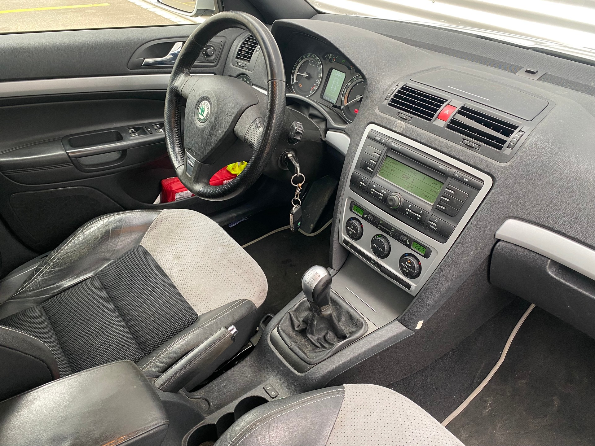 SKODA Octavia 2.0 Turbo FSI RS-image-10