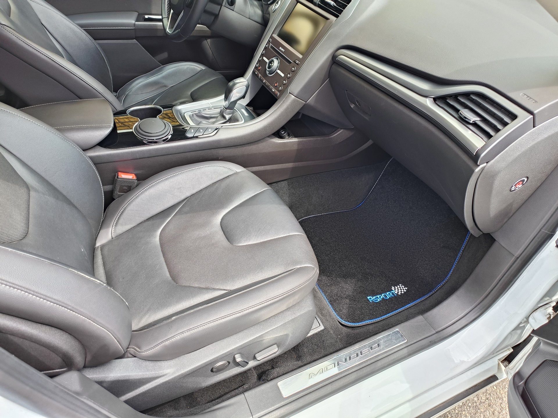 FORD Mondeo 2.0 Diesel Titanium 180PS Automat-image-9