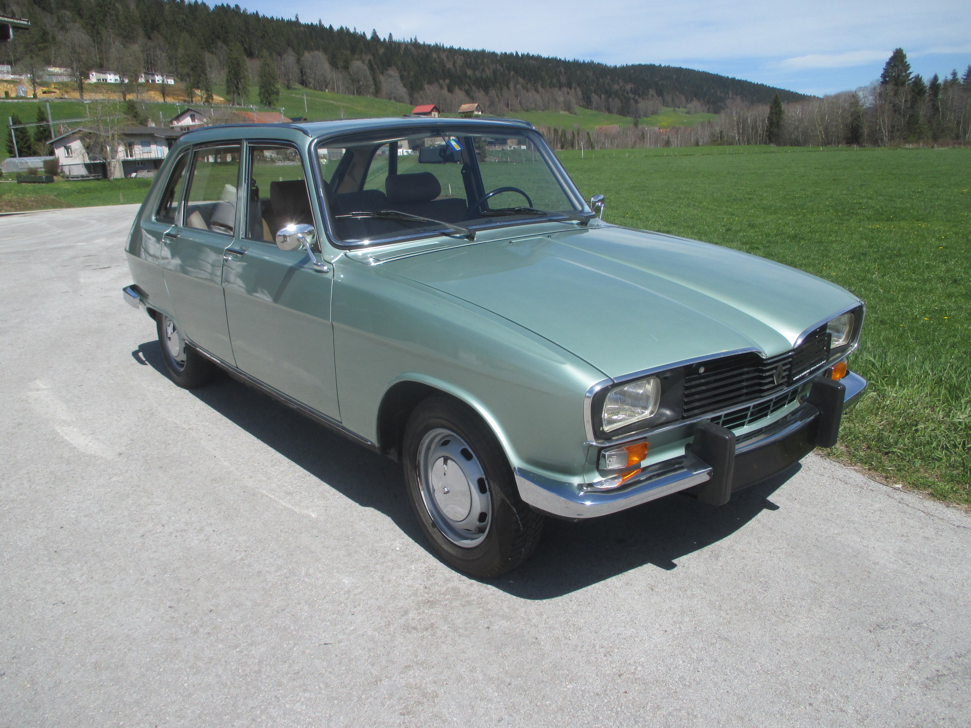 RENAULT R16 TL (Limousine)