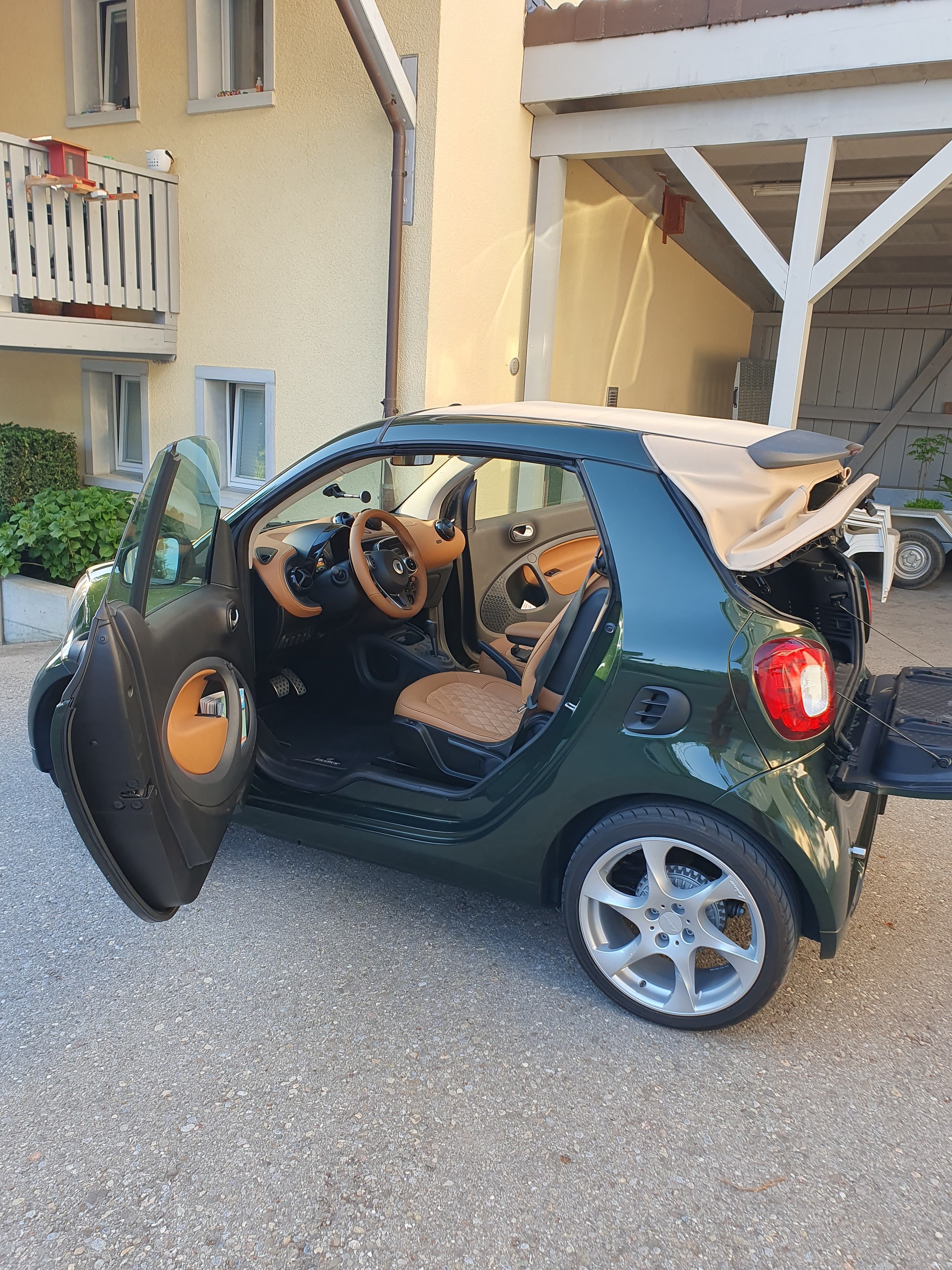 SMART Brabus Cabrio Xclusive-image-3