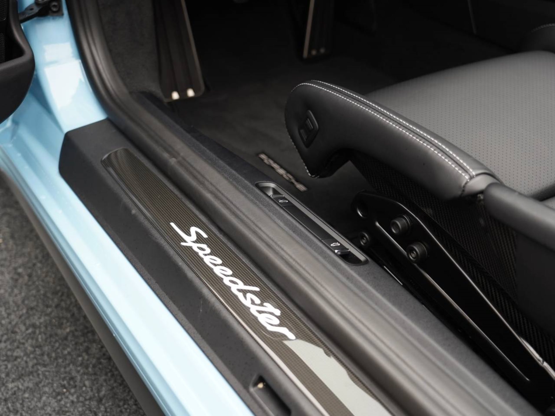 PORSCHE 911 Speedster-image-29