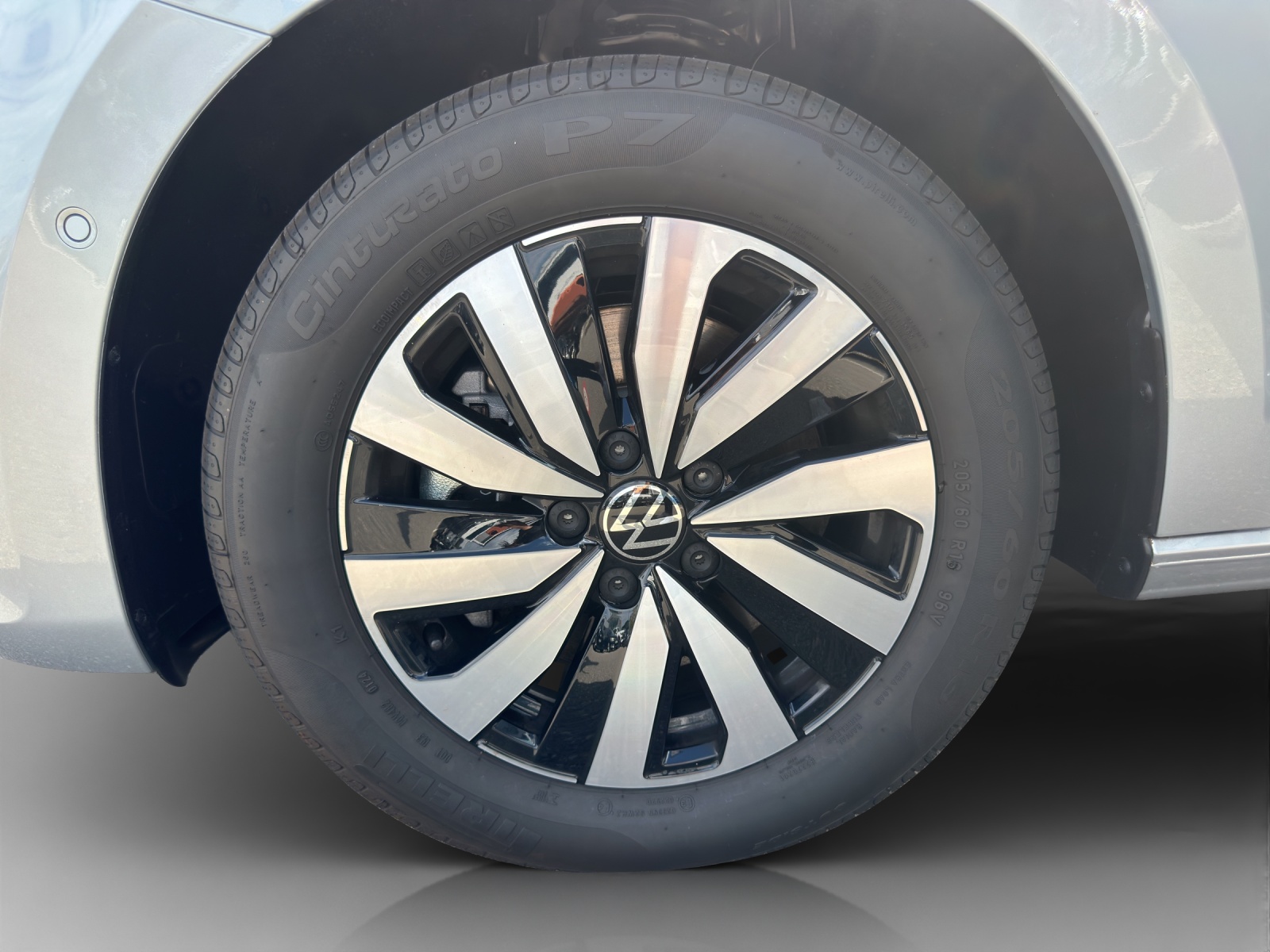 VW Touran 2.0 TDI BlueMotion Technology Comfortline DSG-image-13