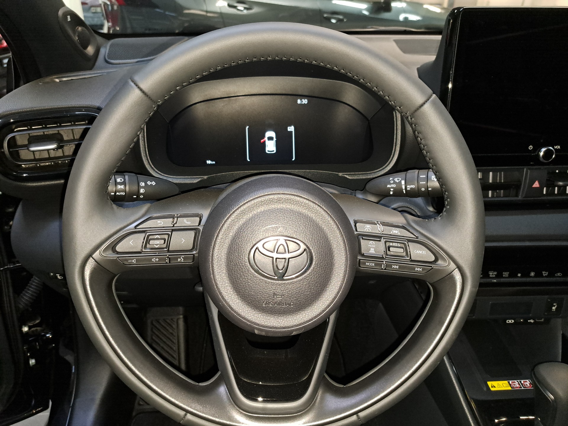 TOYOTA Yaris 1.5 Premium e-CVT-image-11