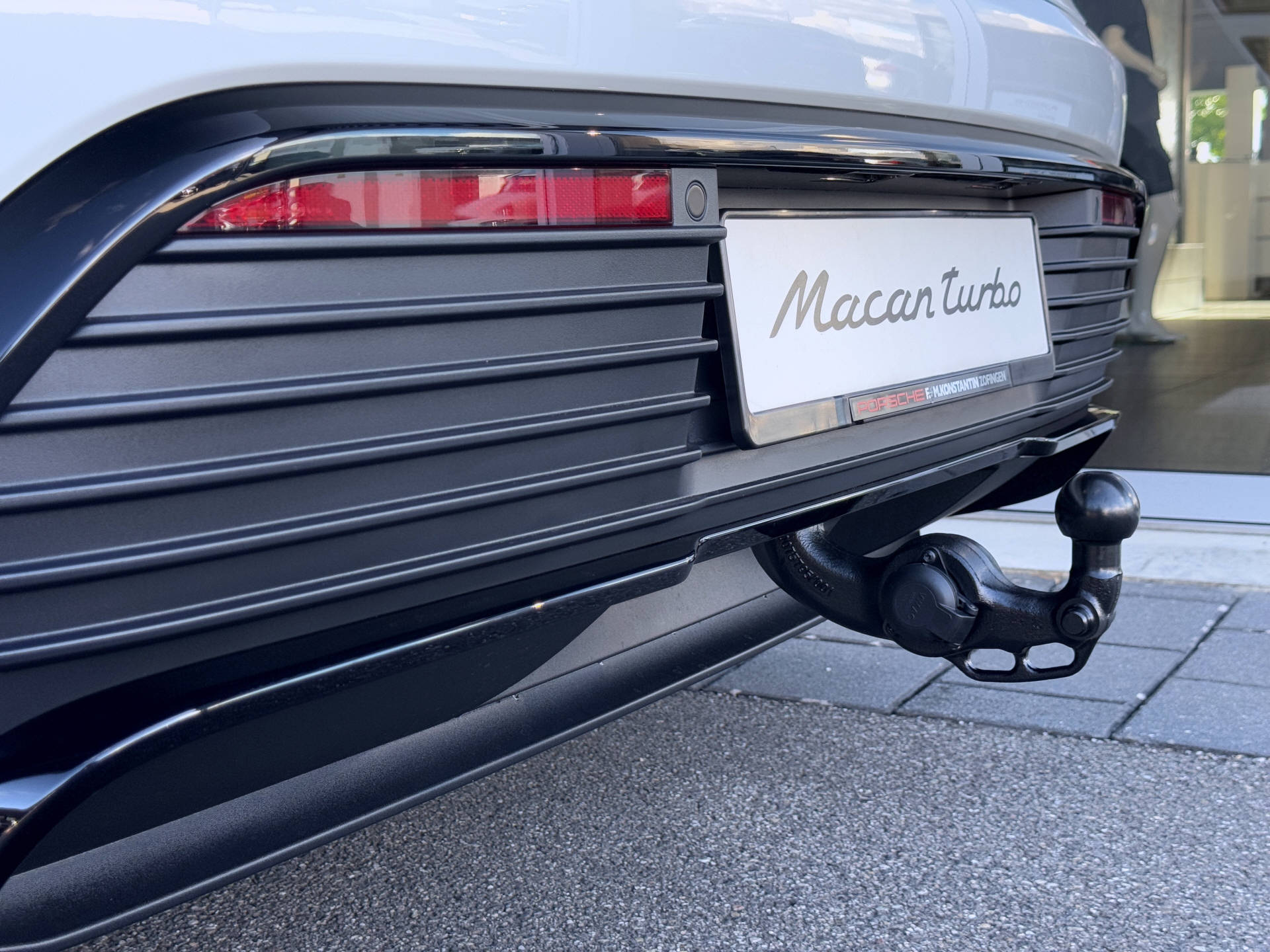 PORSCHE Macan Turbo-image-5