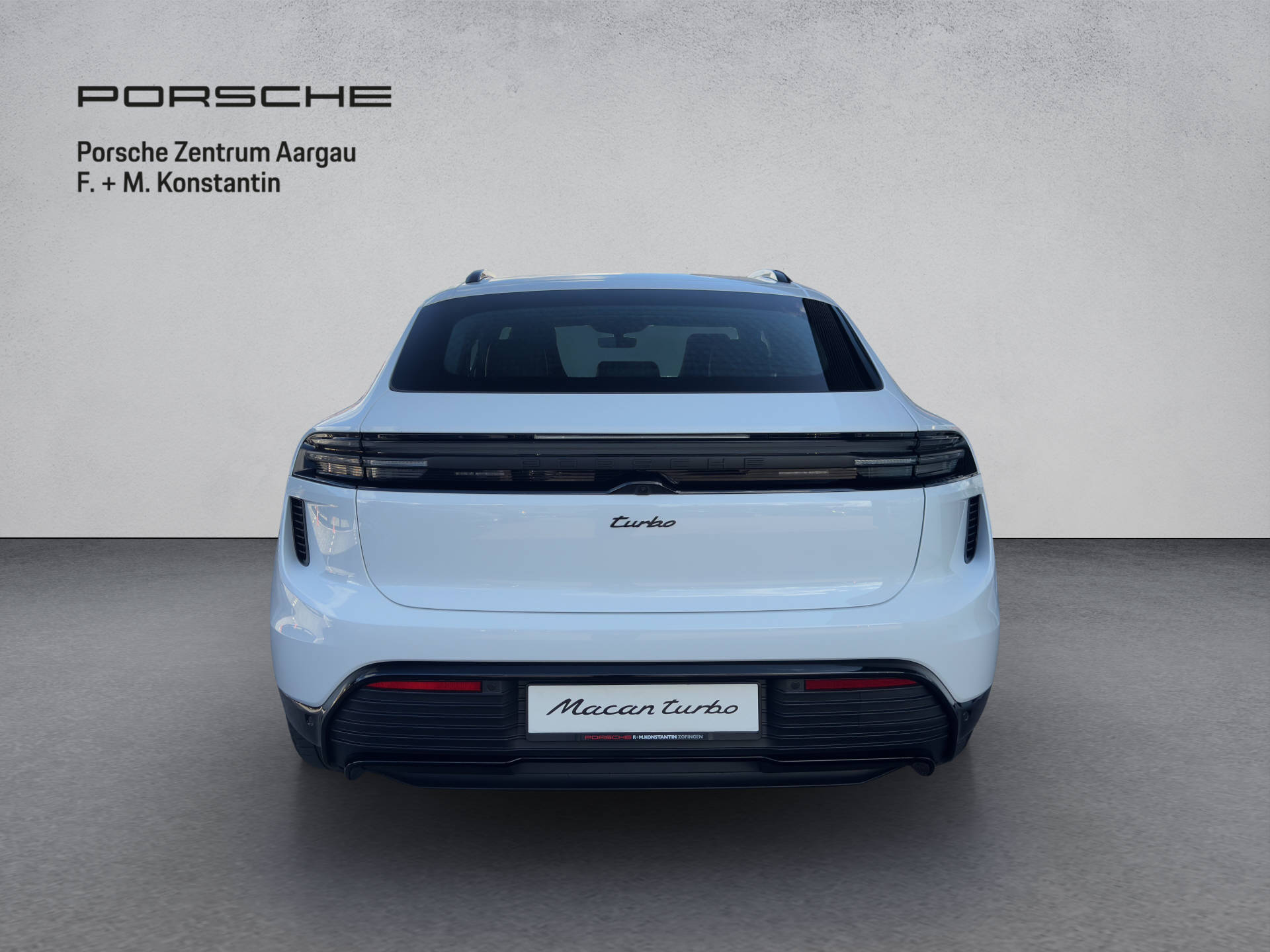 PORSCHE Macan Turbo-image-4