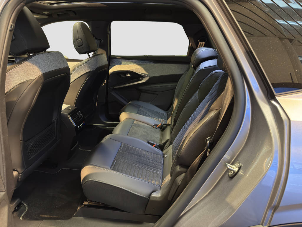 PEUGEOT 5008 1.6 PHEV GT-image-9