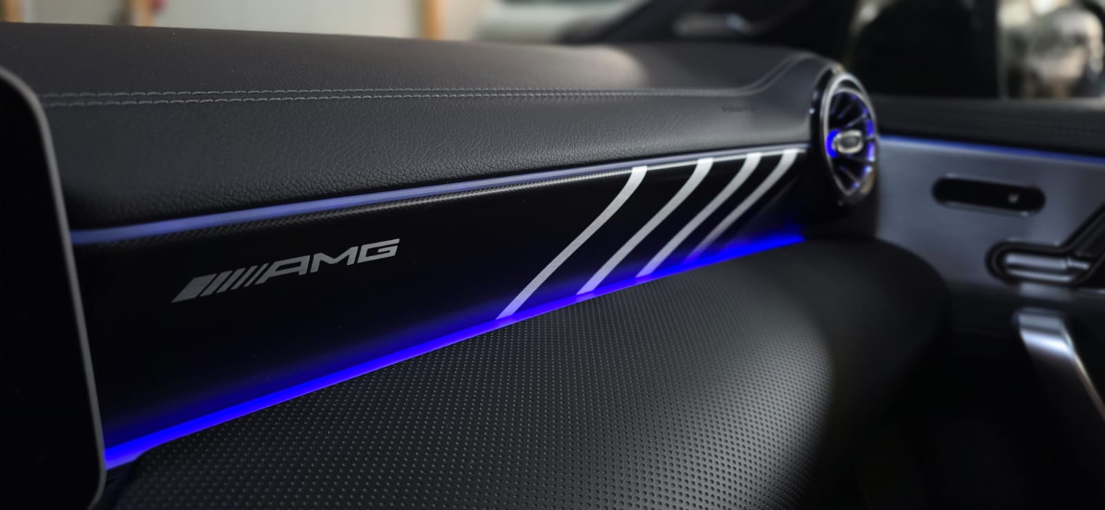 MERCEDES-BENZ A 35 AMG 4Matic Edition 1 Speedshift **CH FAHRZEUG**-image-25