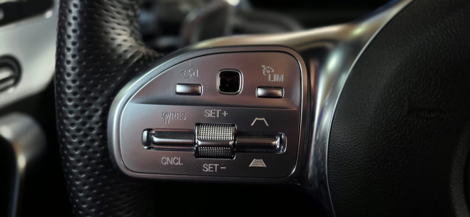 MERCEDES-BENZ A 35 AMG 4Matic Edition 1 Speedshift **CH FAHRZEUG**-image-15
