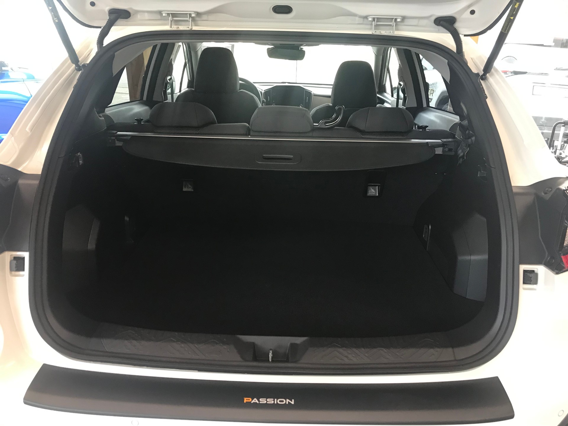 SUBARU Crosstrek 2.0 e-Boxer Passion AWD Lineartronic-image-7