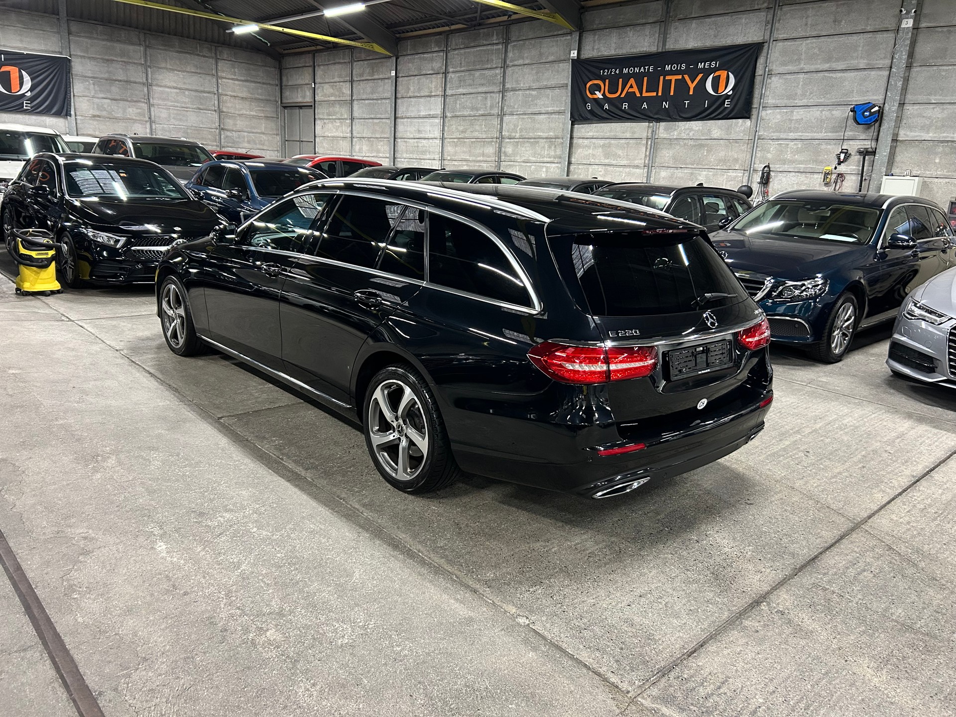 MERCEDES-BENZ E 220 d Swiss Star Avantgarde 4Matic 9G-Tronic-image-6
