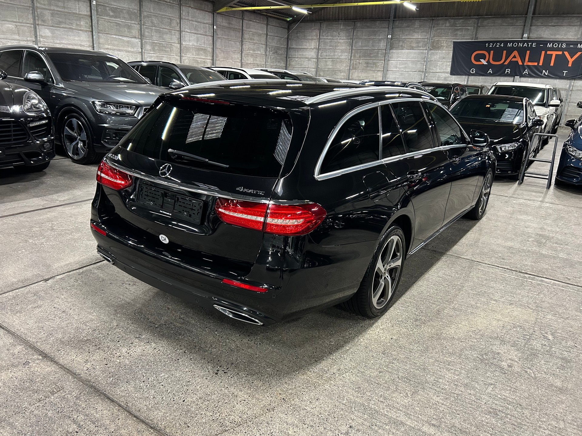 MERCEDES-BENZ E 220 d Swiss Star Avantgarde 4Matic 9G-Tronic-image-3