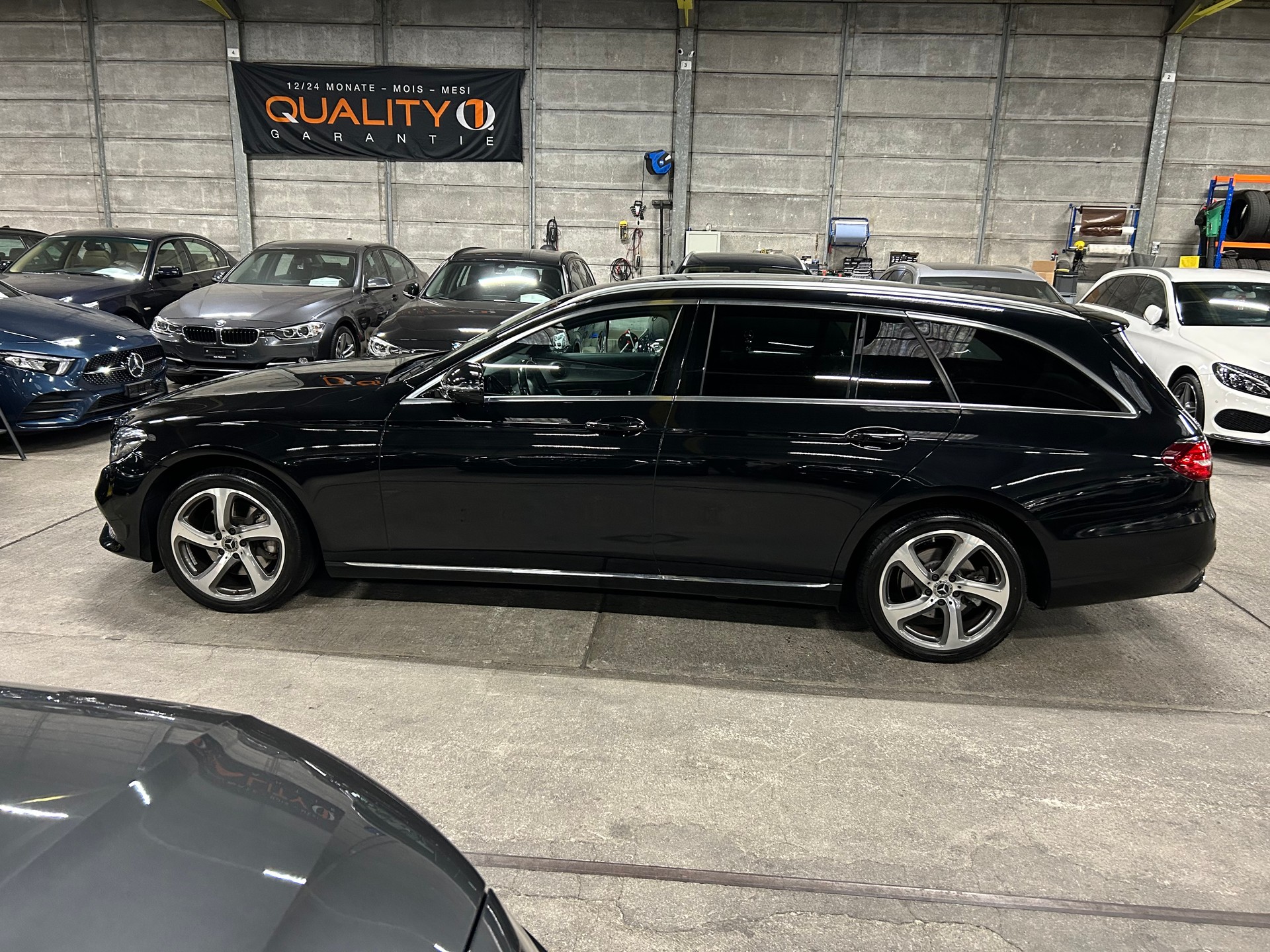 MERCEDES-BENZ E 220 d Swiss Star Avantgarde 4Matic 9G-Tronic-image-8