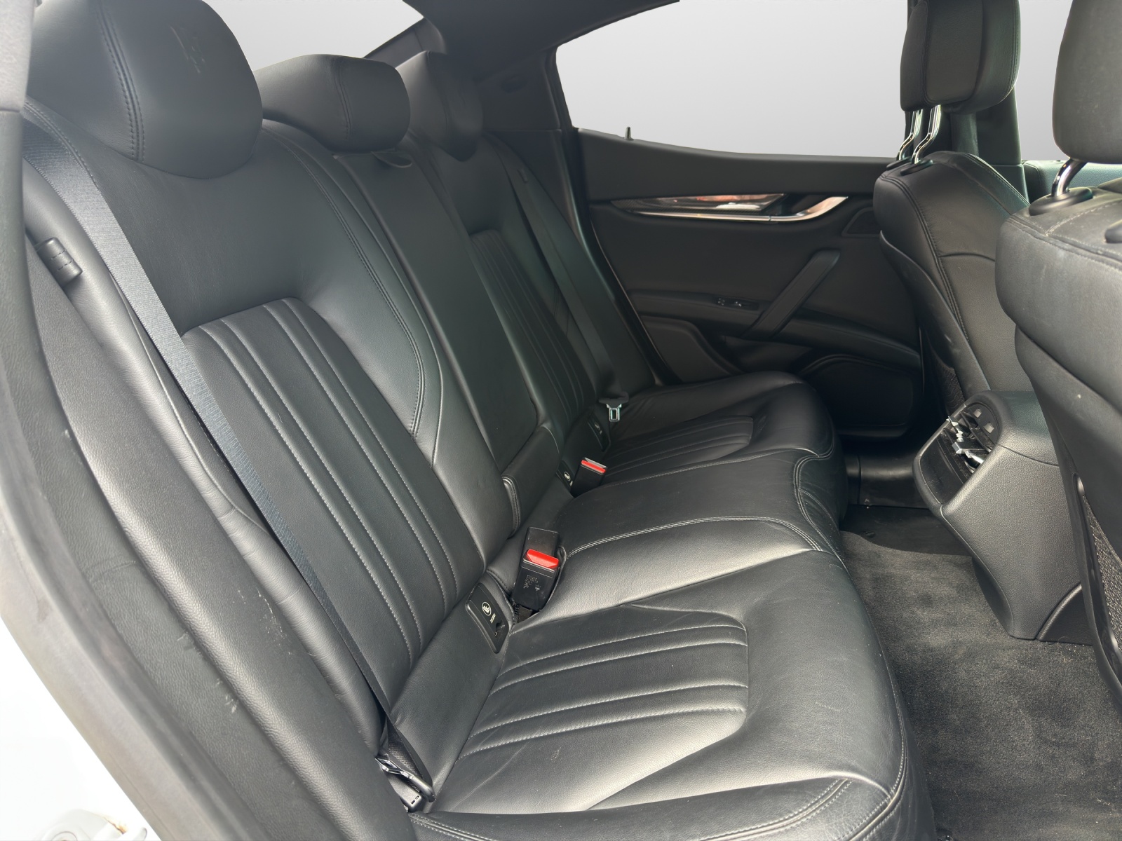 MASERATI Ghibli 3.0 V6 S Q4-image-11