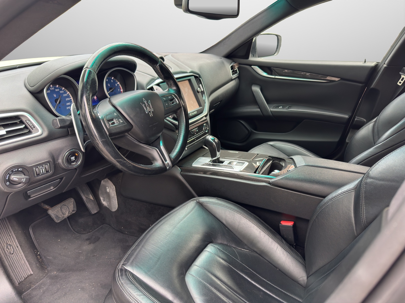 MASERATI Ghibli 3.0 V6 S Q4-image-4