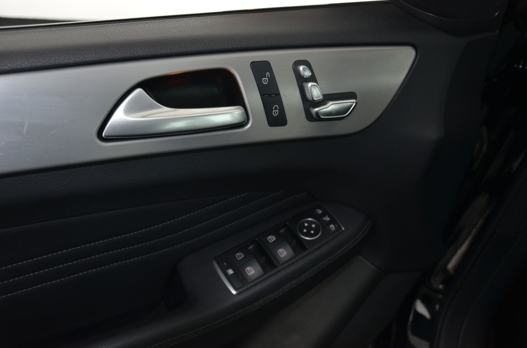 MERCEDES-BENZ GLE 43 AMG 4Matic 9G-Tronic-image-24