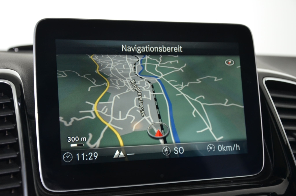 MERCEDES-BENZ GLE 43 AMG 4Matic 9G-Tronic-image-16