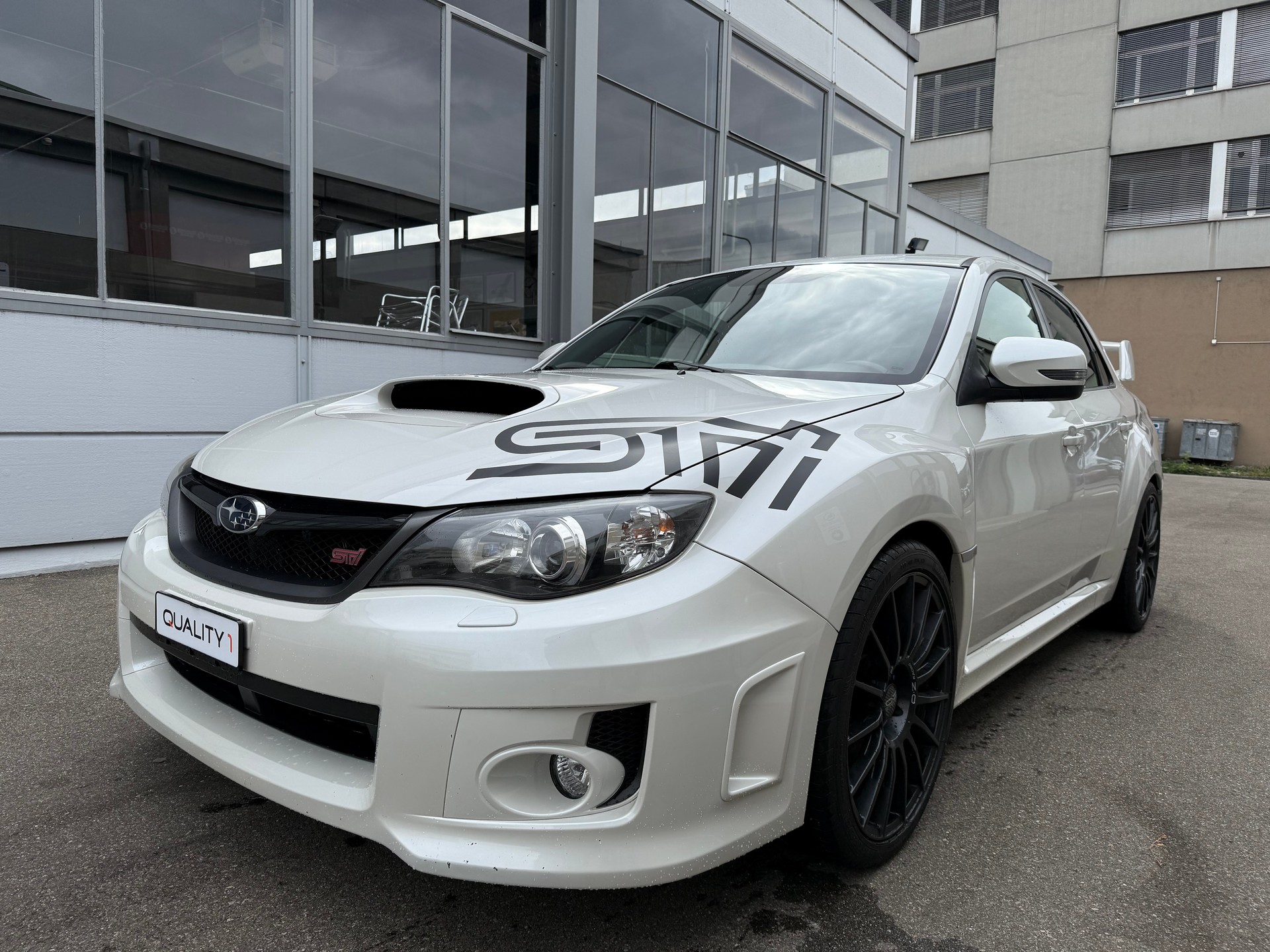SUBARU 2.5 Turbo 4WD WRX STI Sport *CH Fahrzeug *Frisch ab MFK *Frisch ab Service *2 Schlüssel *8 Fach bereift