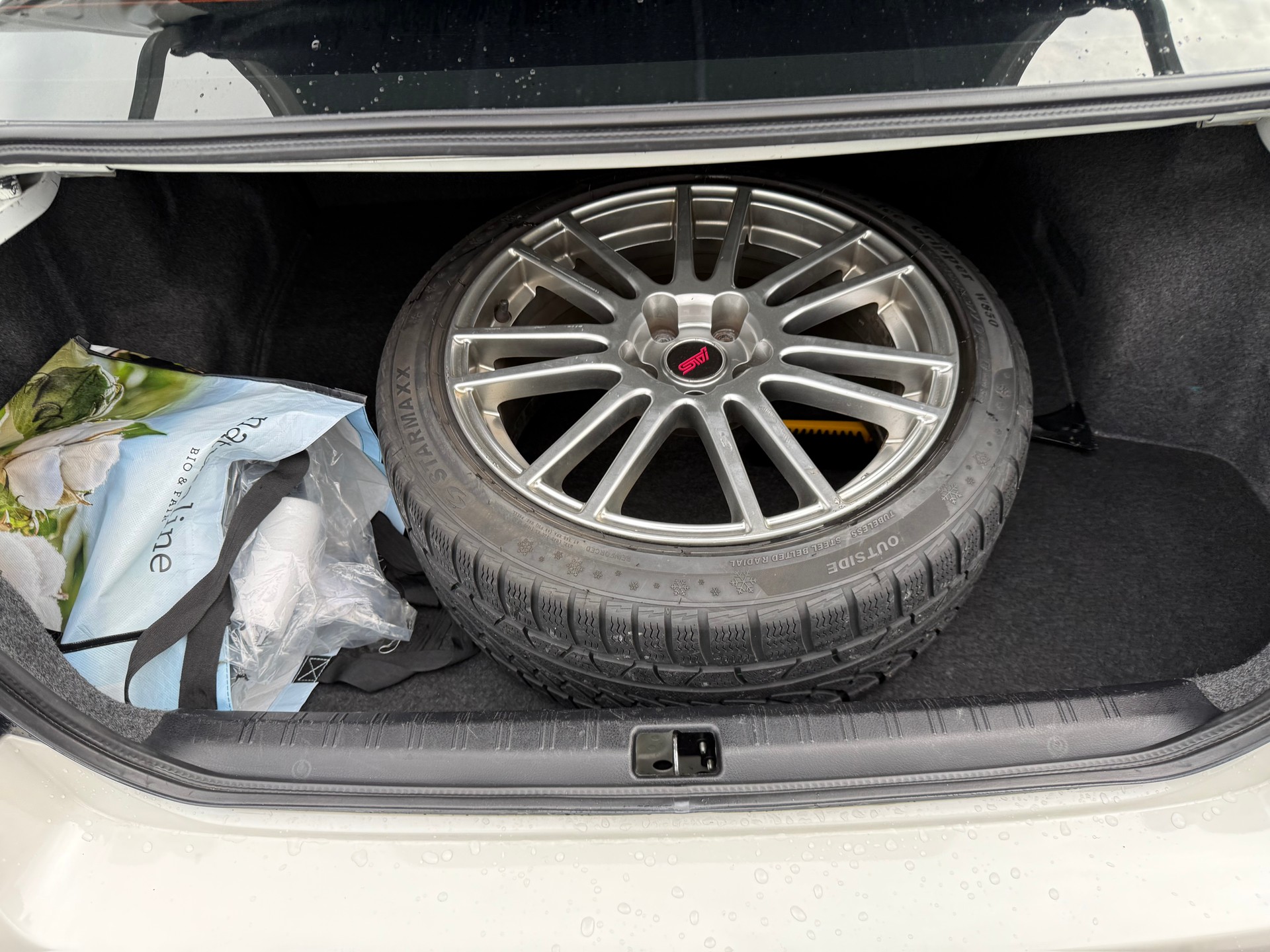 SUBARU 2.5 Turbo 4WD WRX STI Sport *CH Fahrzeug *Frisch ab MFK *Frisch ab Service *2 Schlüssel *8 Fach bereift-image-6