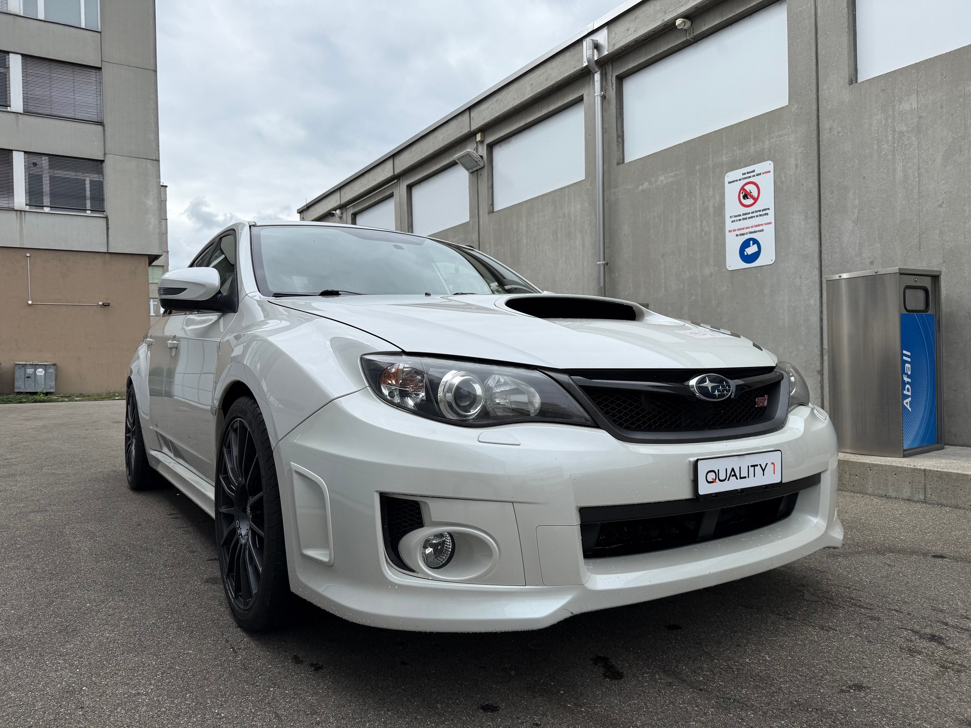 SUBARU 2.5 Turbo 4WD WRX STI Sport *CH Fahrzeug *Frisch ab MFK *Frisch ab Service *2 Schlüssel *8 Fach bereift-image-2