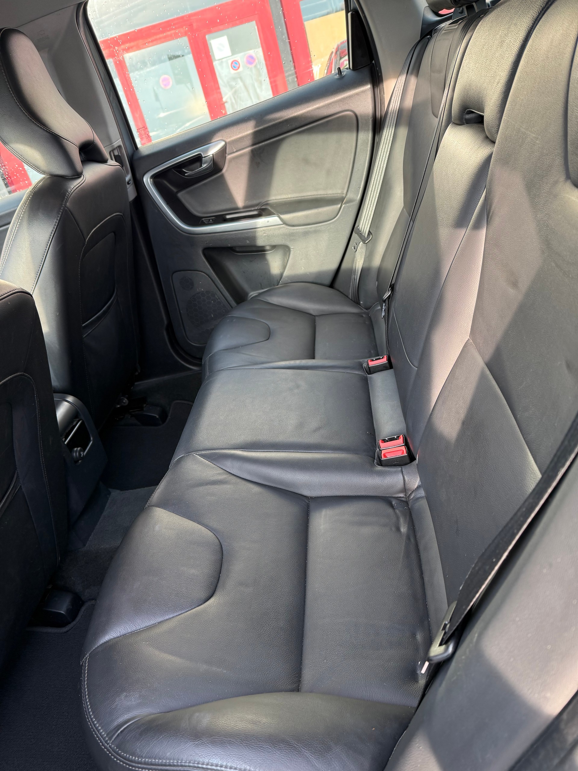 VOLVO XC60 D4 AWD Summum-image-6