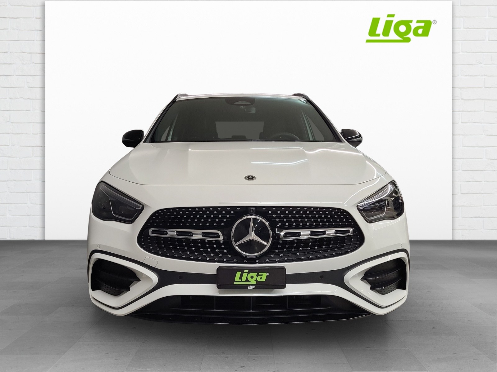 MERCEDES-BENZ GLA 200 AMG Line Night Star-image-2