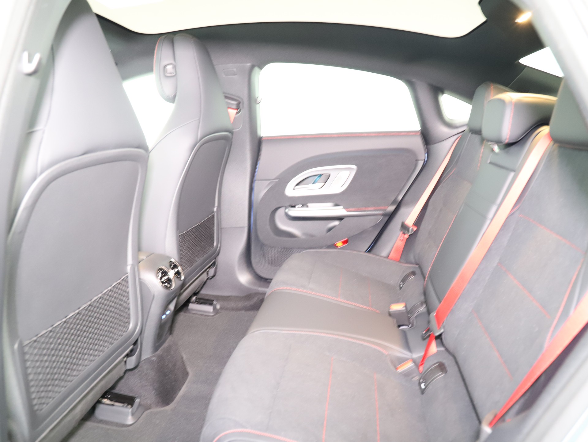 MERCEDES-BENZ CLA 350+ 85 kWh EQ-image-10