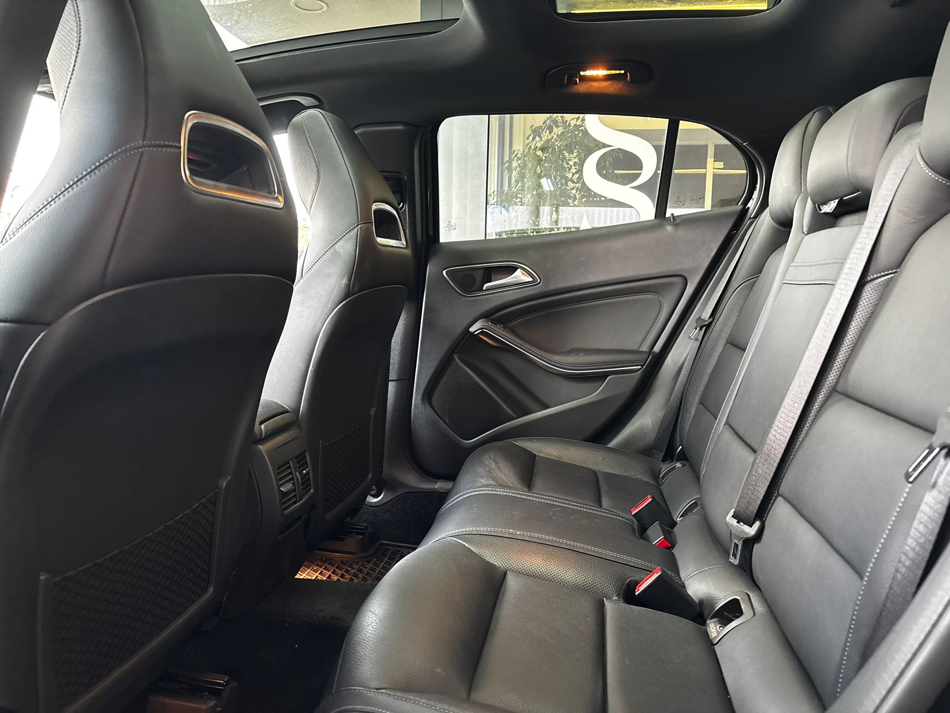 MERCEDES-BENZ GLA 45 AMG 4Matic 7G-DCT-image-13